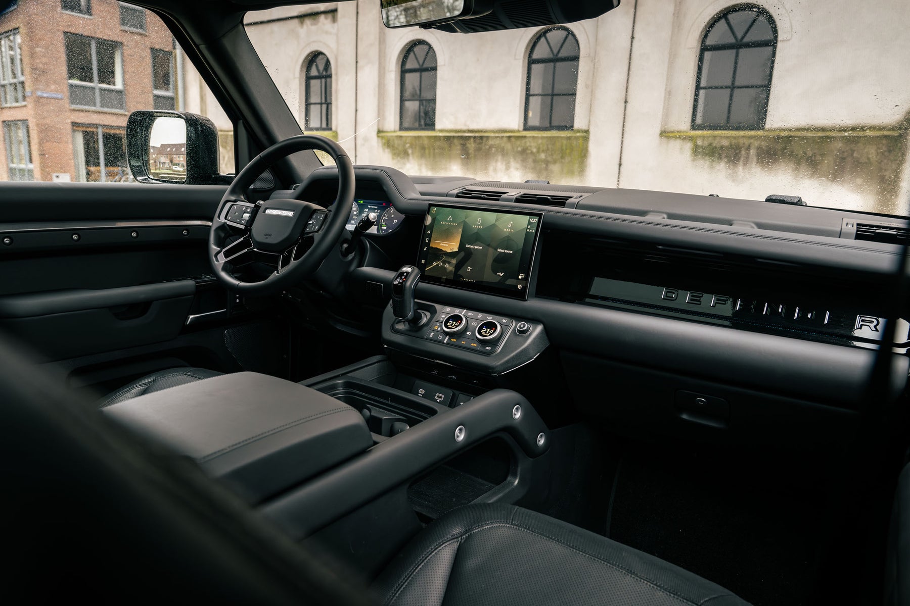 Defender 110 P400e - Eiger grey black pack