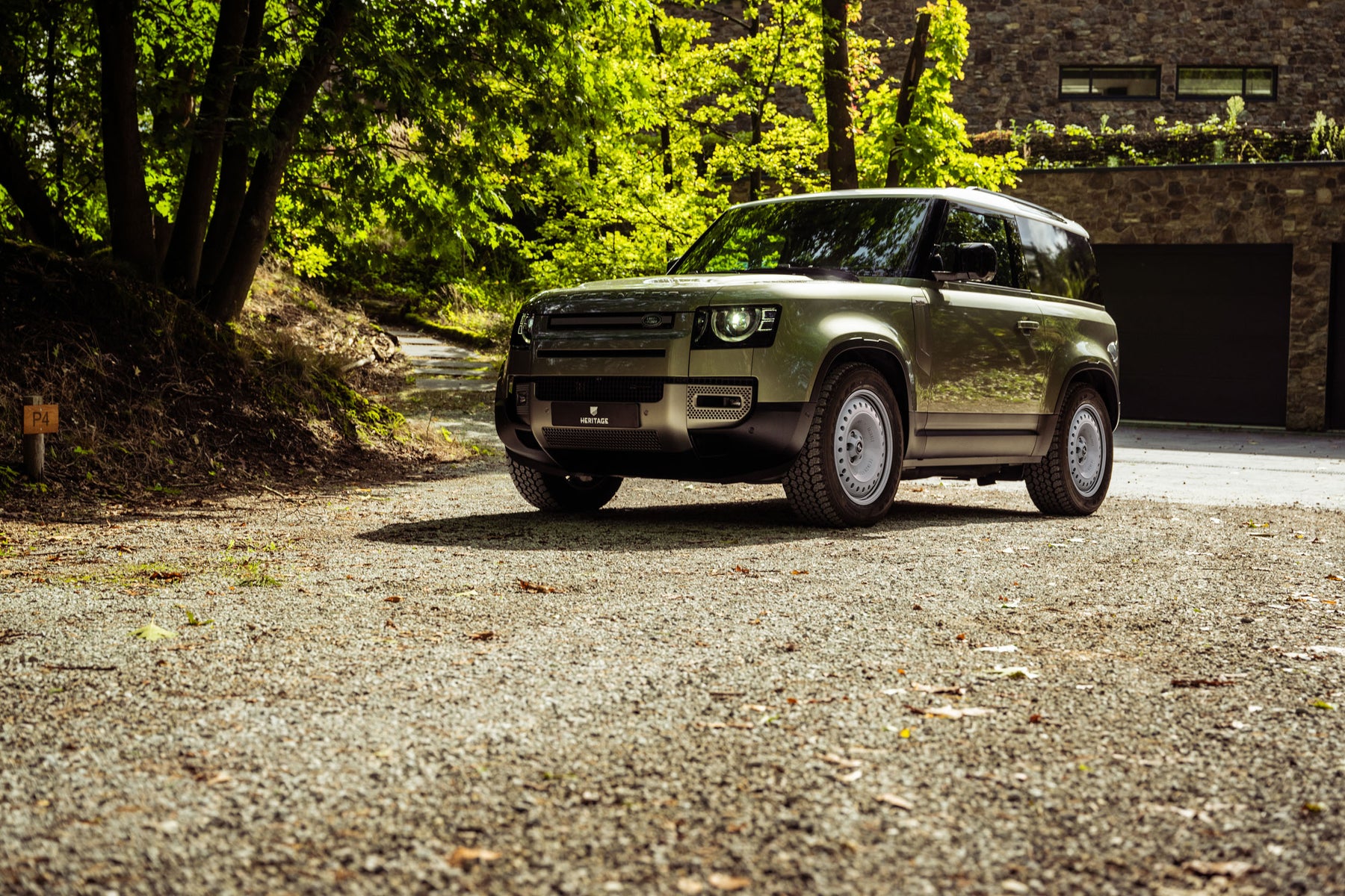 Defender 90 D300 - Pangea green