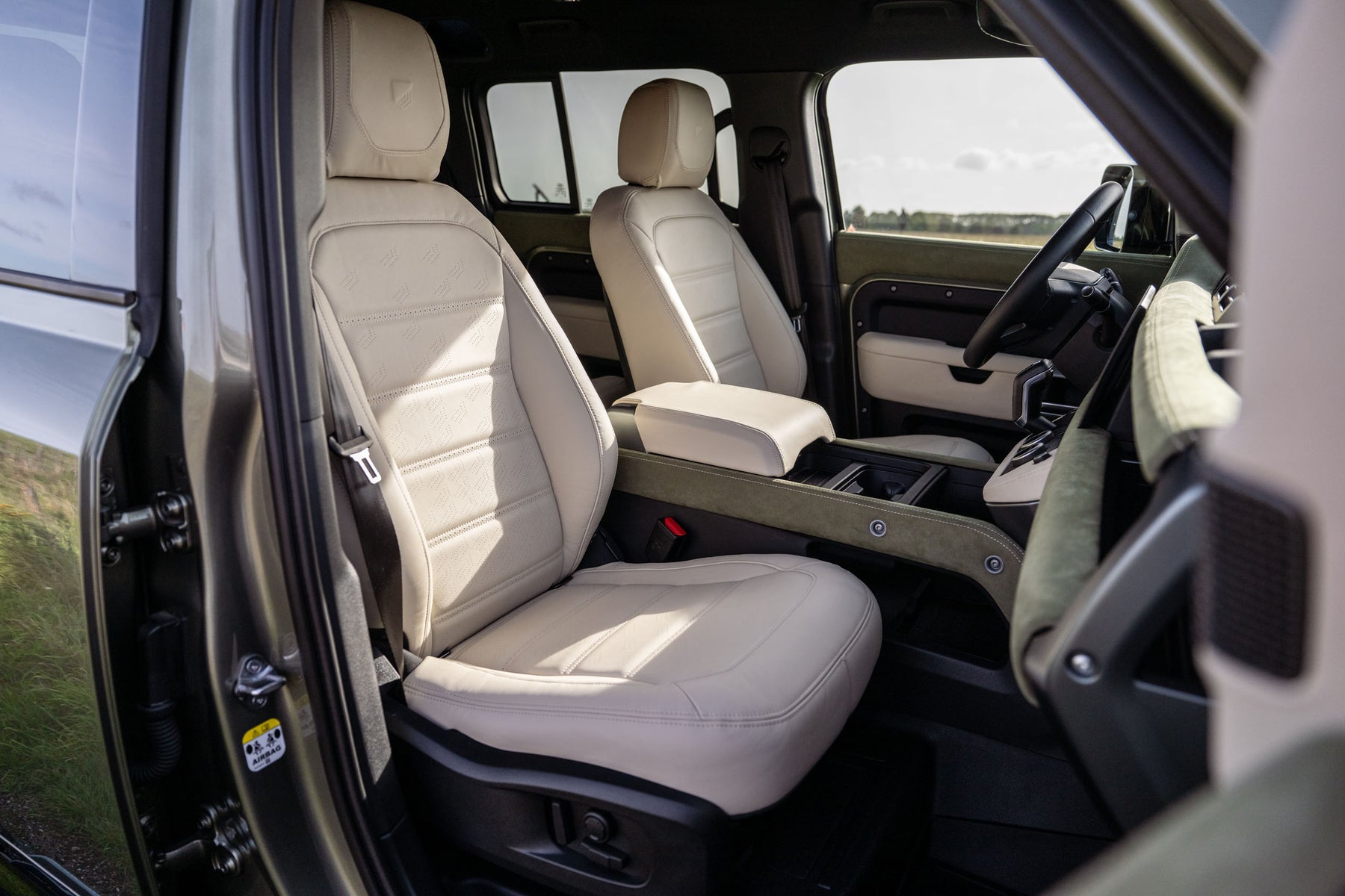 Defender 110 P400e - Pangea green