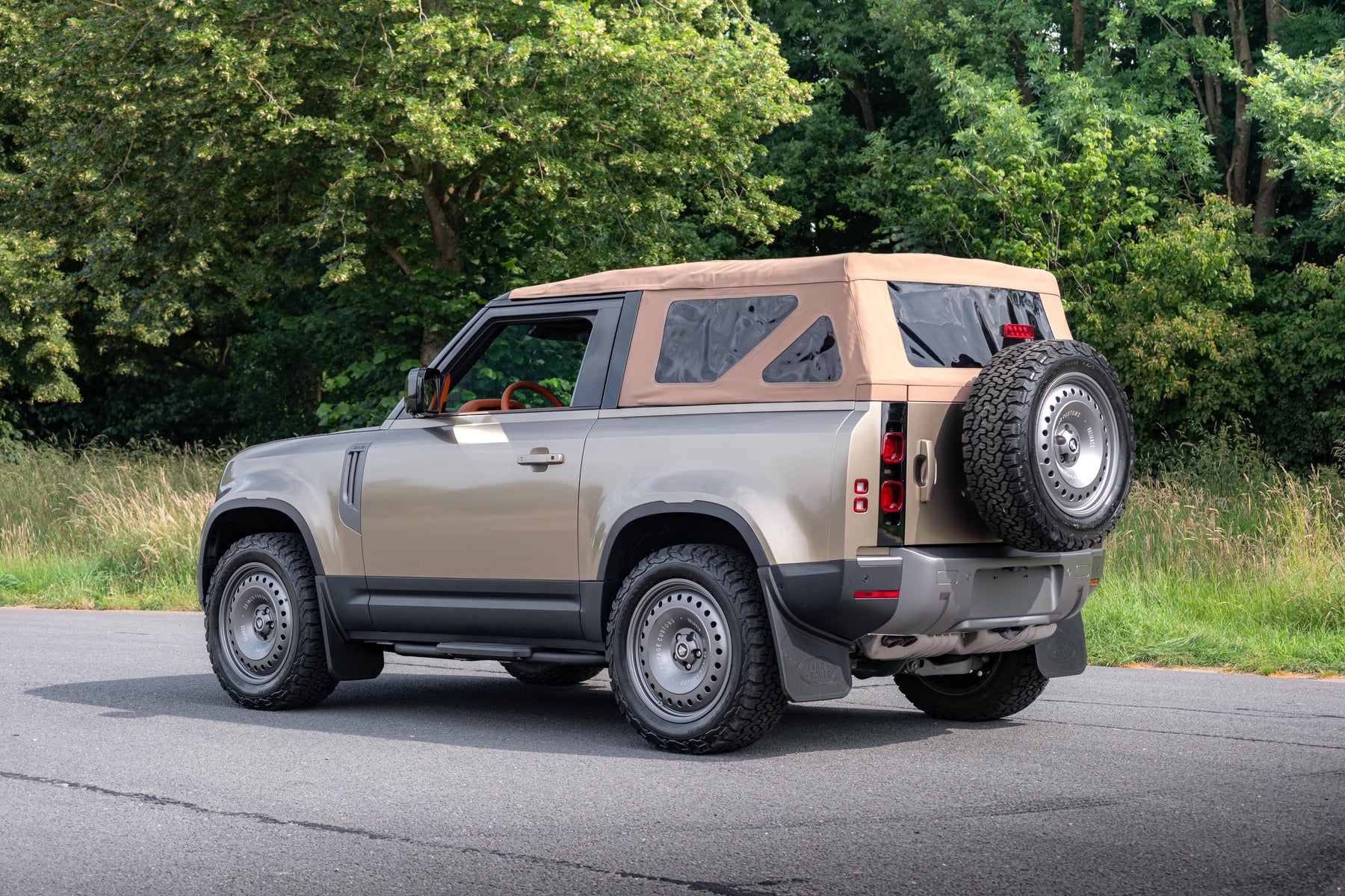 Valiance convertible - Goldfinger