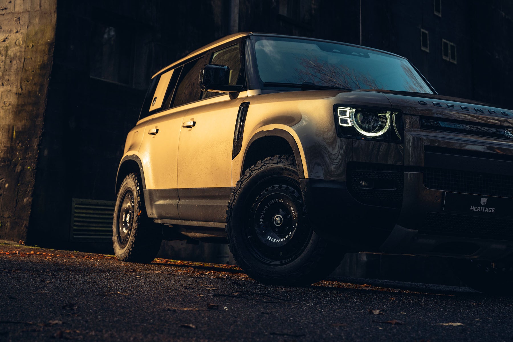 Defender 110 P400e - Gondwana stone
