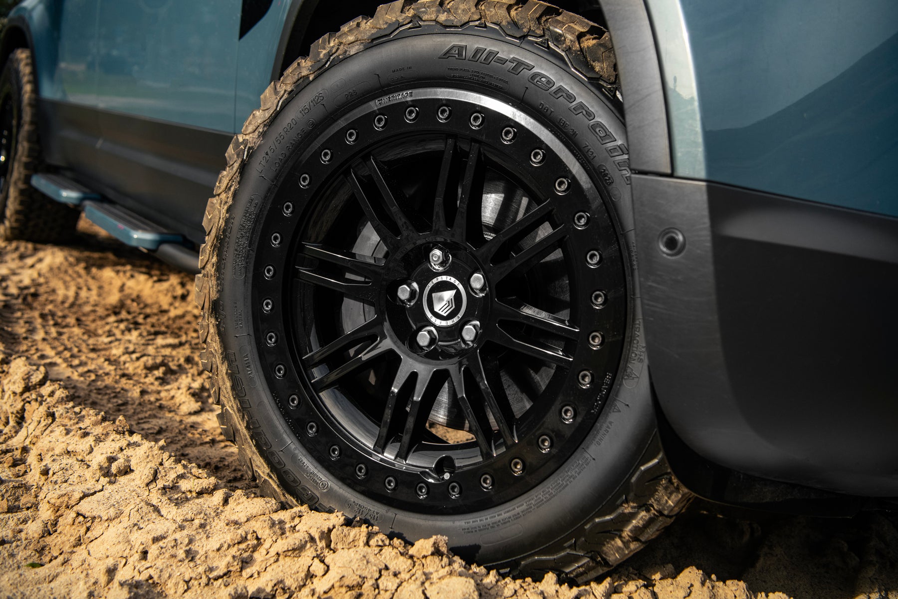 Defender 110 P400e - Tasman blue