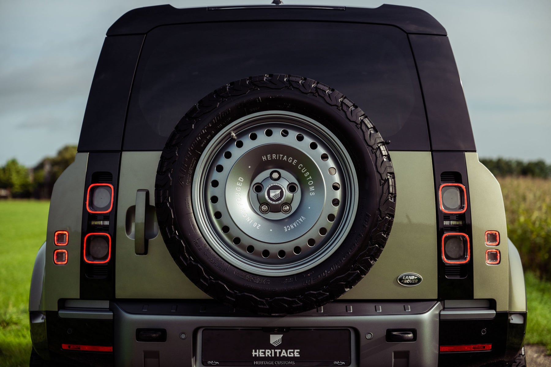 Defender 110 P400e - Pangea green