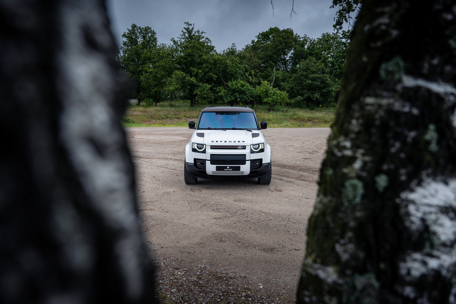 Defender 110 P400e - Fuji white and bronze