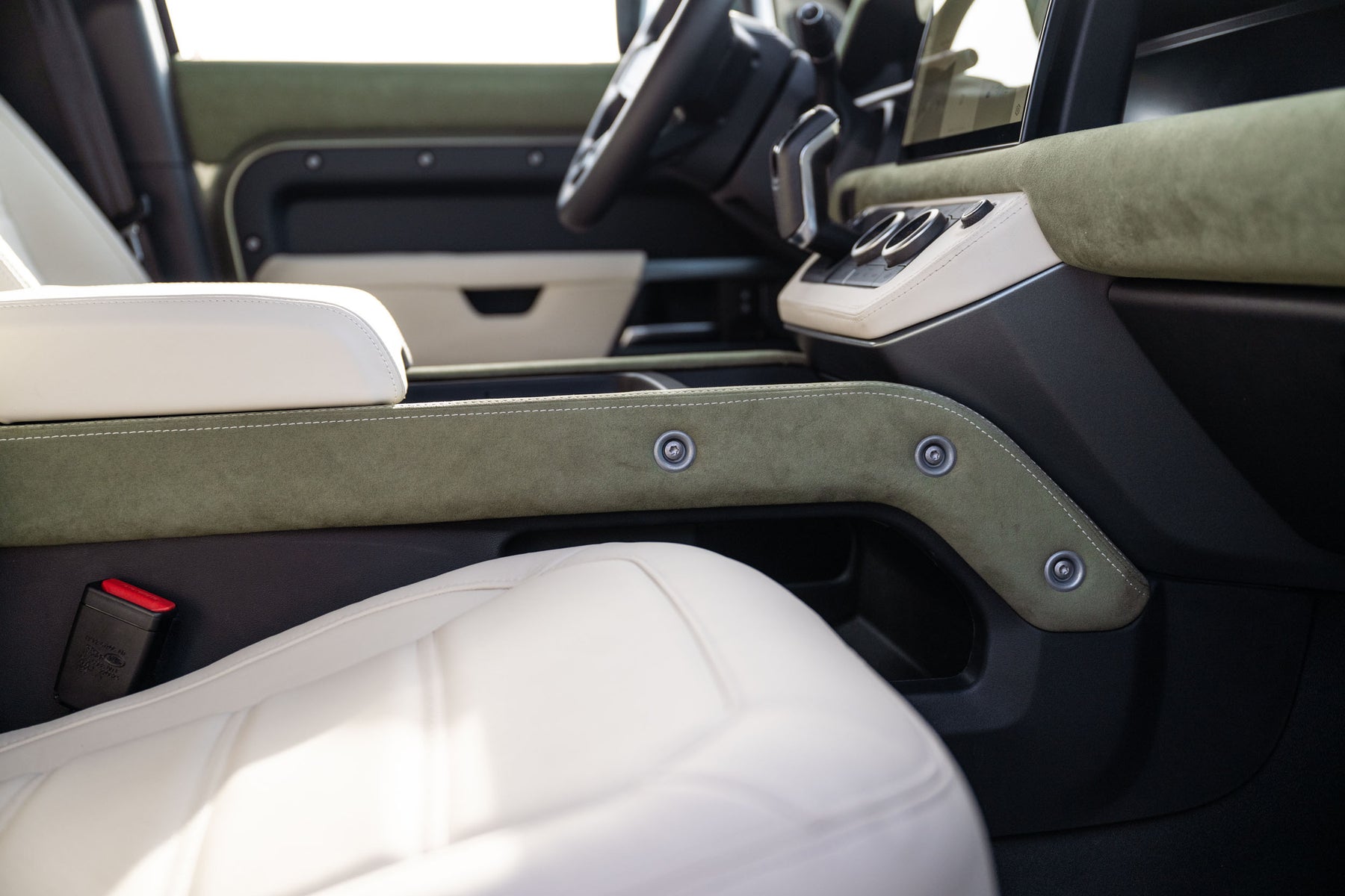 Defender 110 P400e - Pangea green