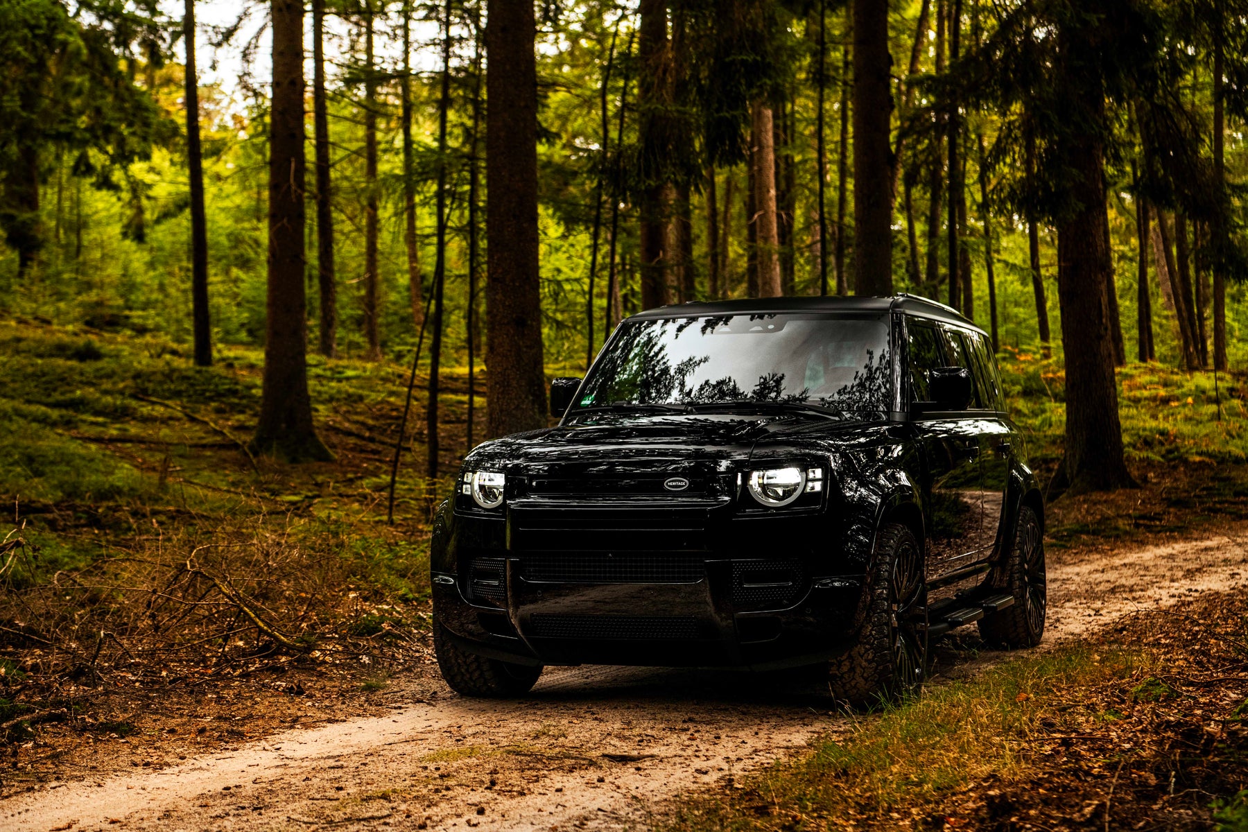Defender 110 P400e - Santorini black & bronze