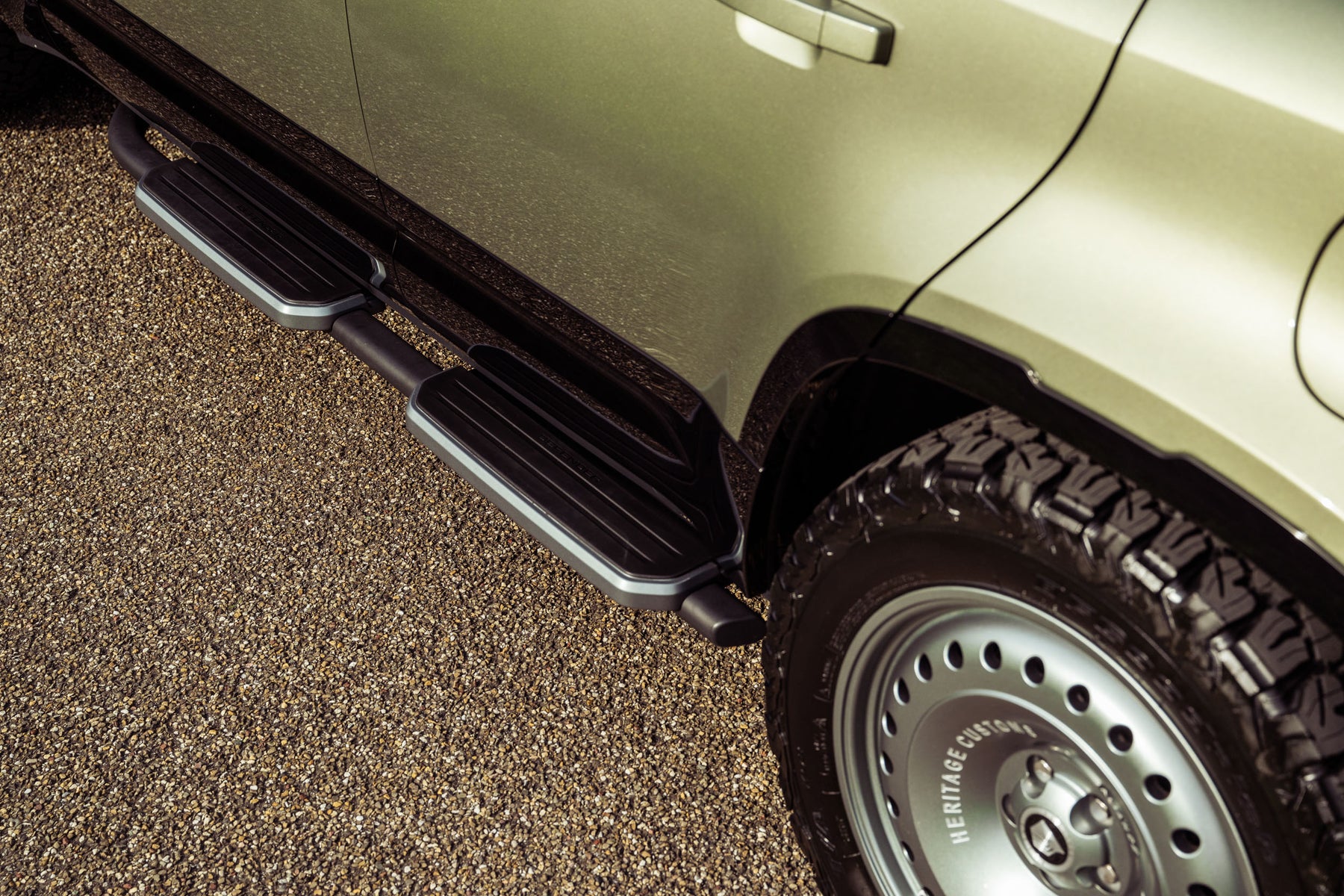Defender 110 P400e - Pangea green
