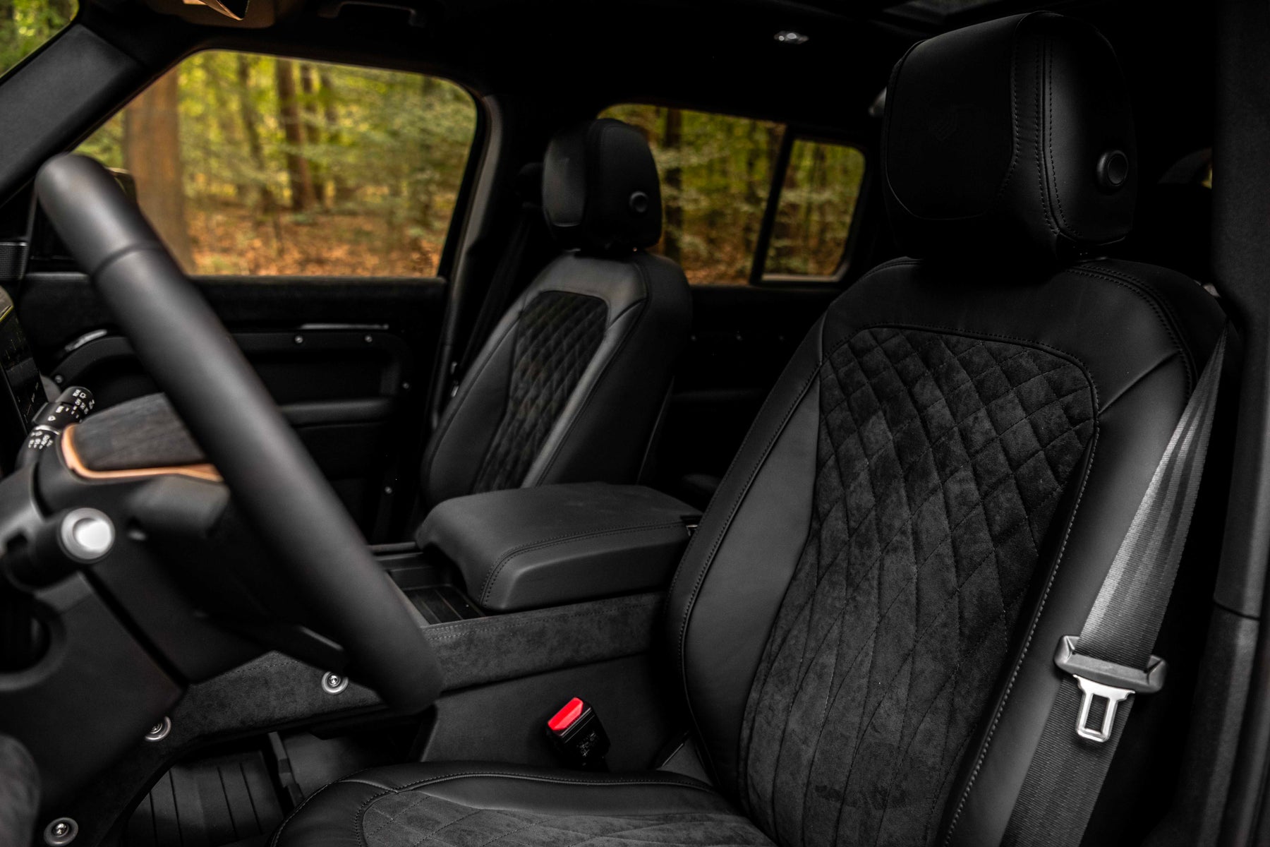 Defender 110 P400e - Santorini black & bronze
