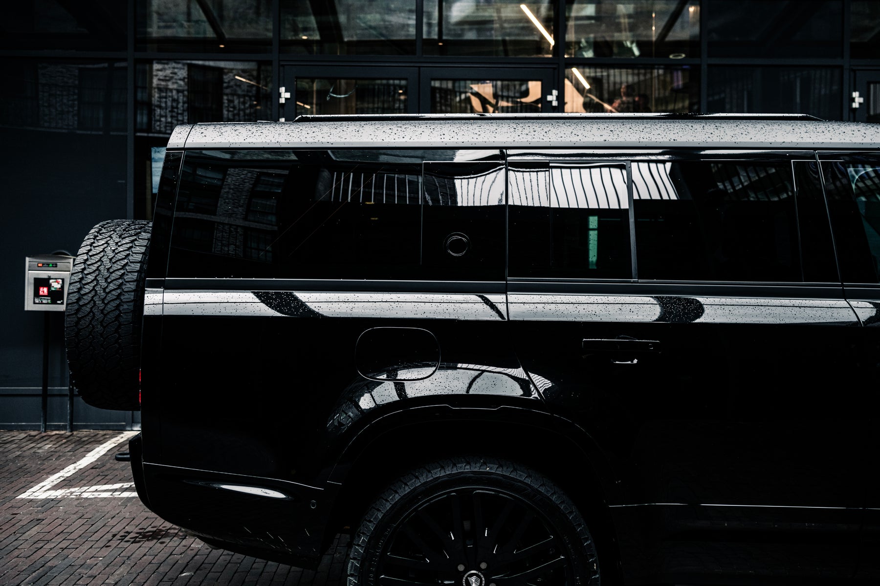 Defender 130 P400 - All black