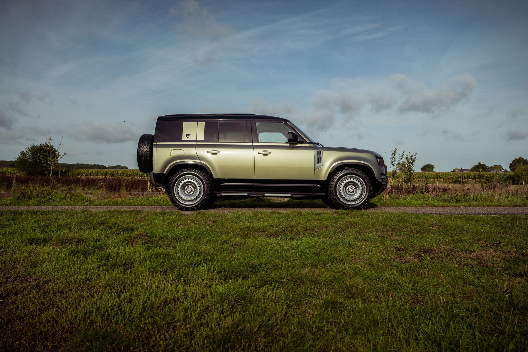 Defender 110 P400e - Pangea green