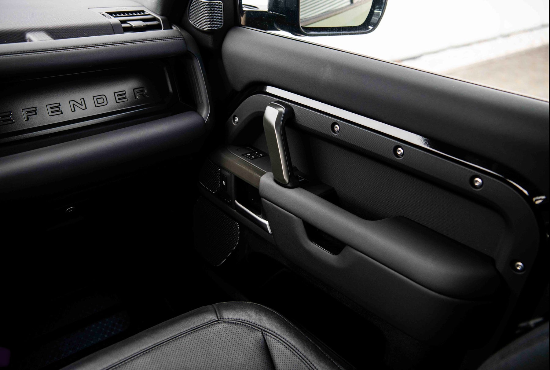 Defender 110 P400e - Matte green