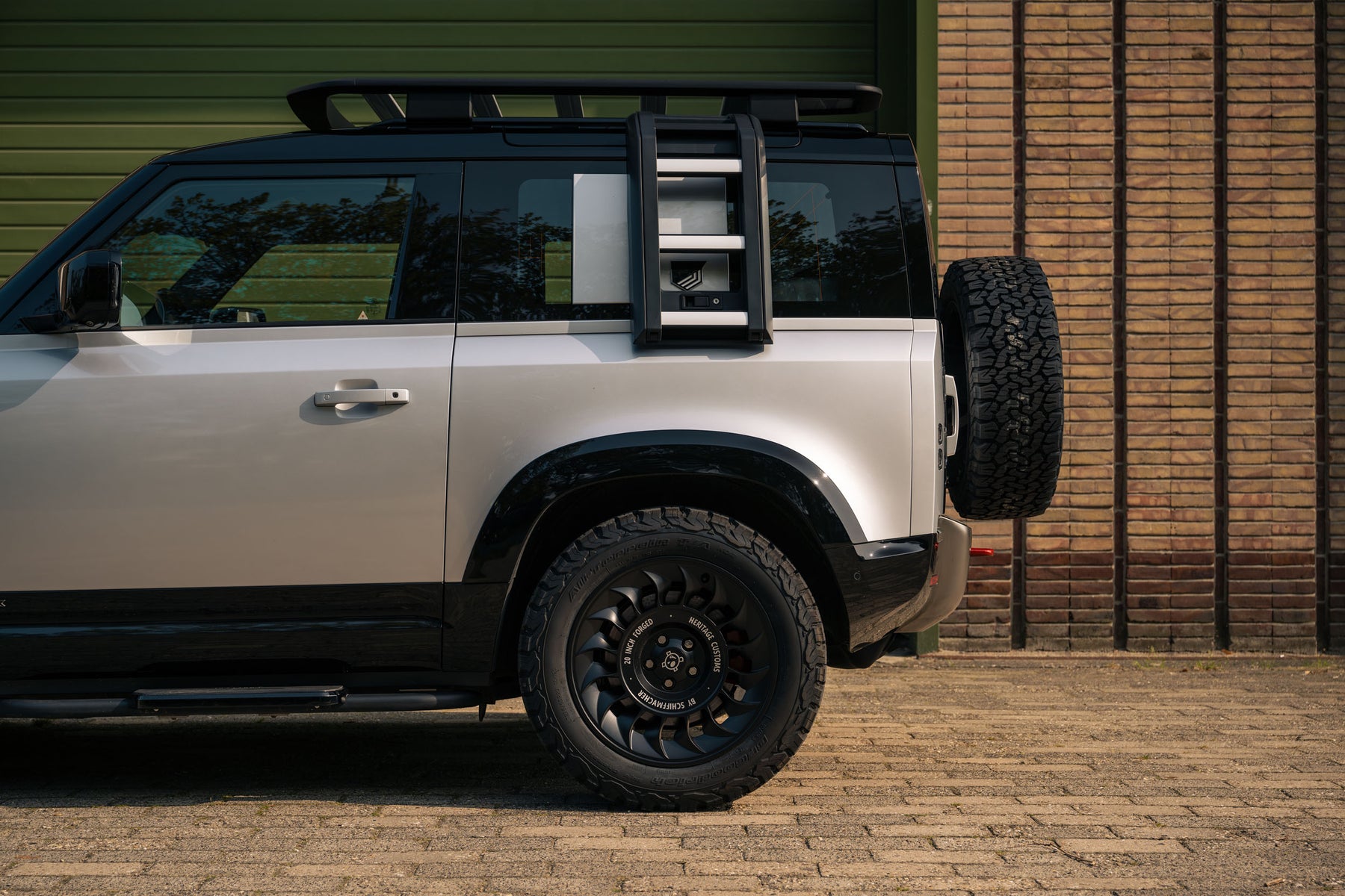 X Defender 90 P400 - X by Schiffmacher