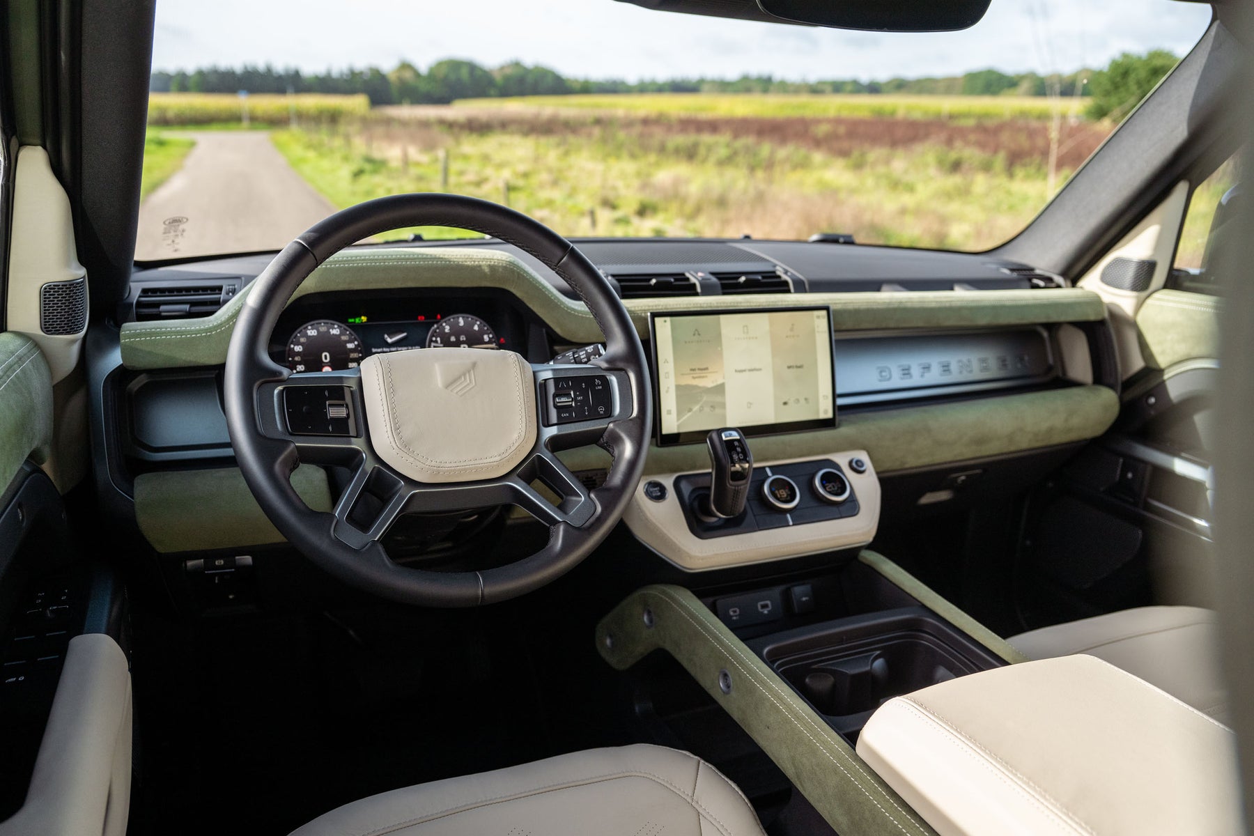 Defender 110 P400e - Pangea green