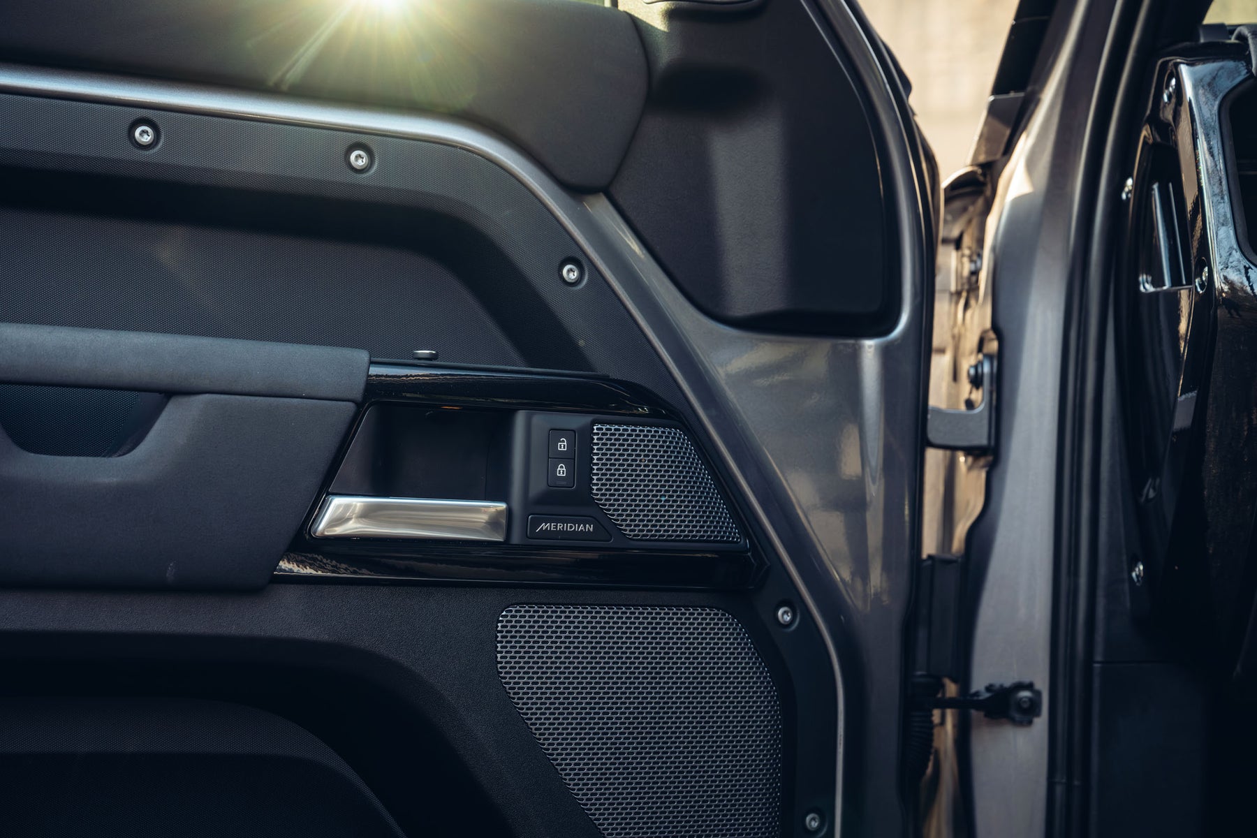 Defender 110 P400e - Eiger grey