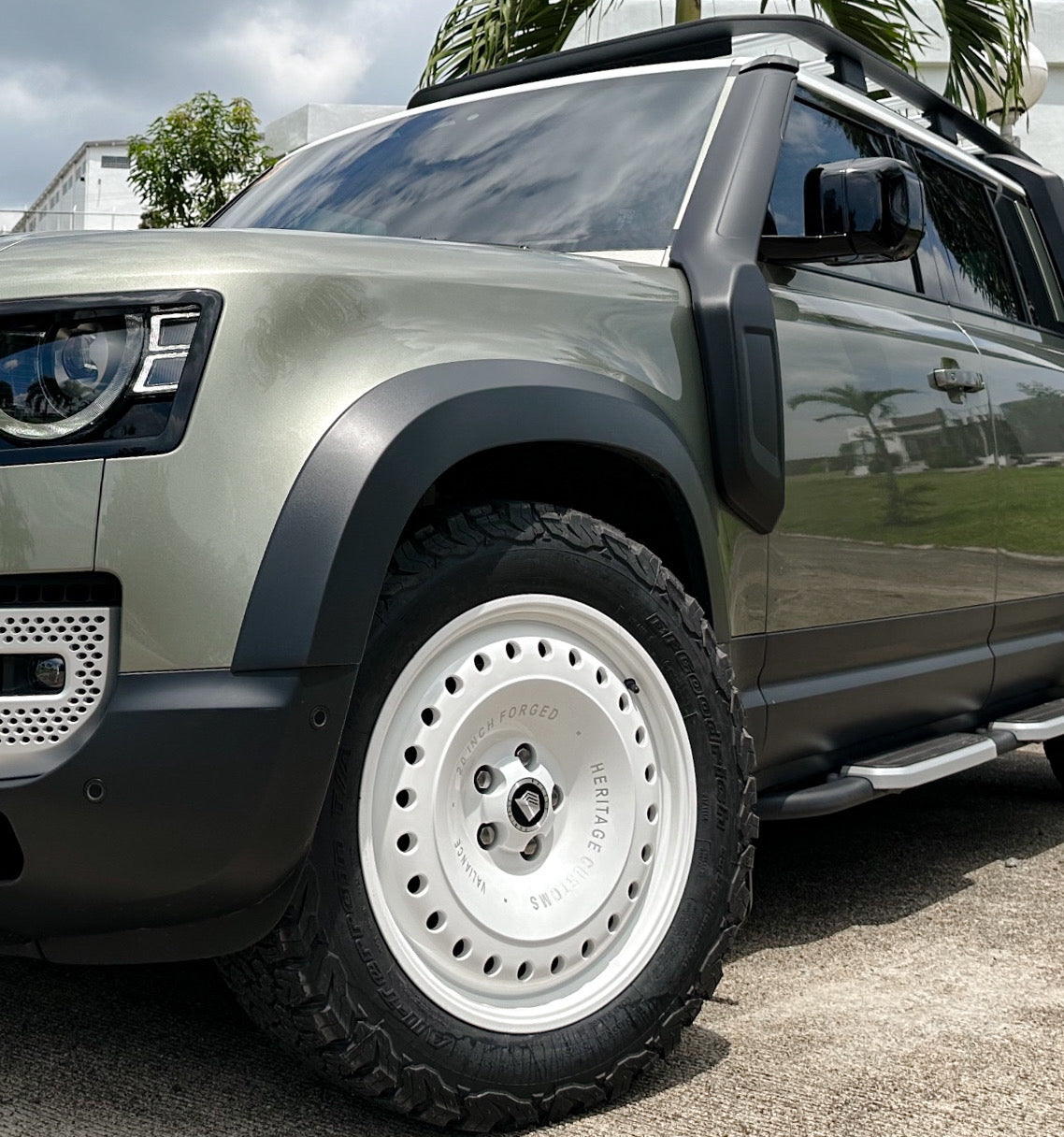 Defender 110 P400 - Pangea green