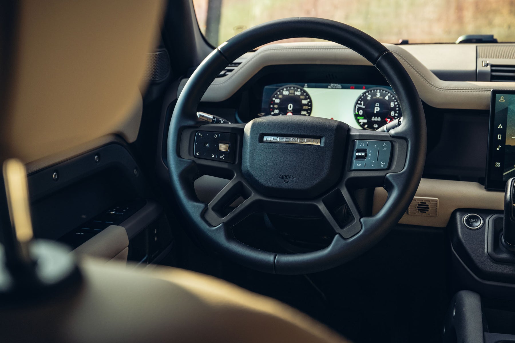 Defender 110 P400e - Gondwana stone
