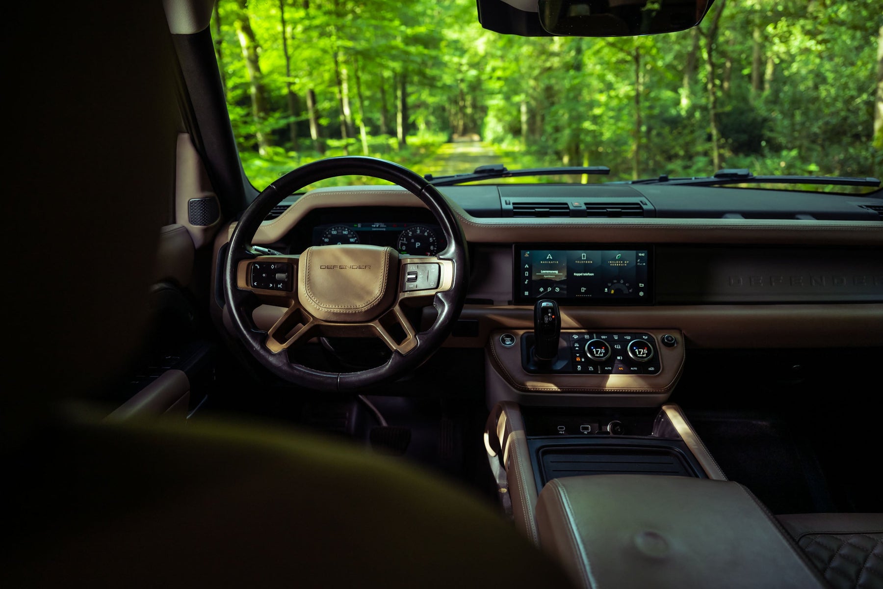 Defender 110 P400 - Pangea green