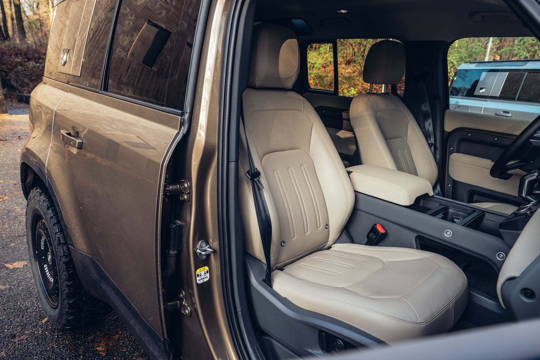 Defender 110 P400e - Gondwana stone