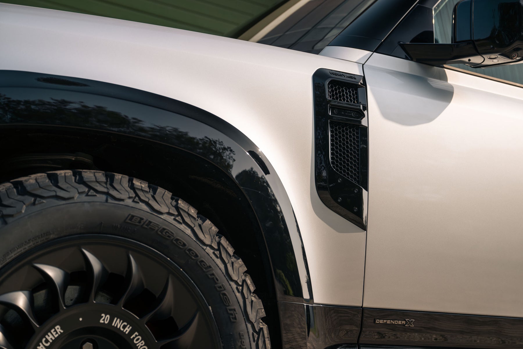 X Defender 90 P400 - X by Schiffmacher