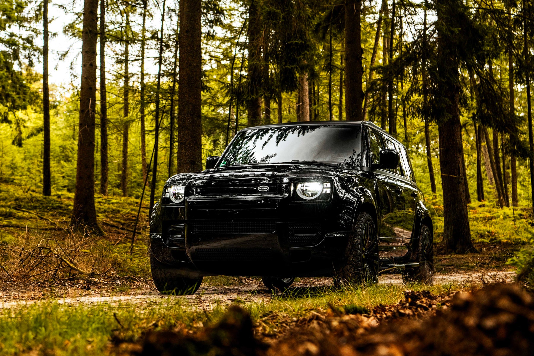 Defender 110 P400e - Santorini black & bronze