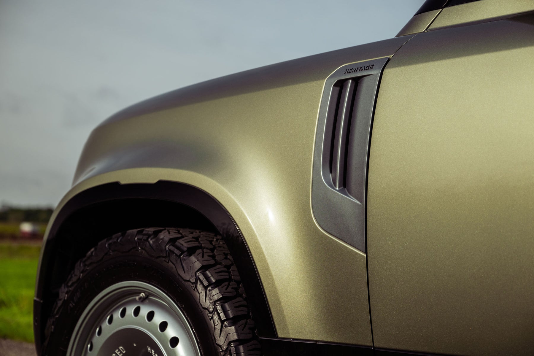 Defender 110 P400e - Pangea green