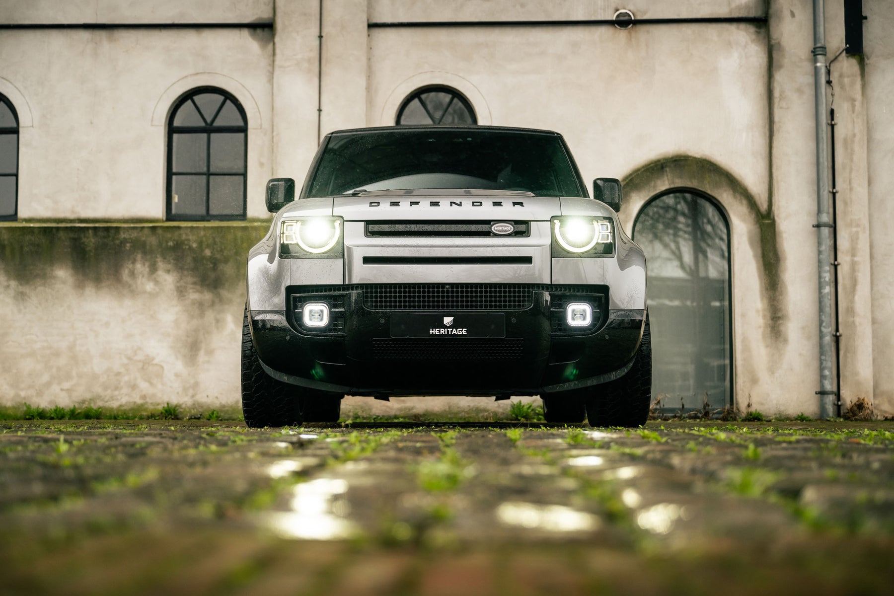Defender 110 P400e - Eiger grey black pack