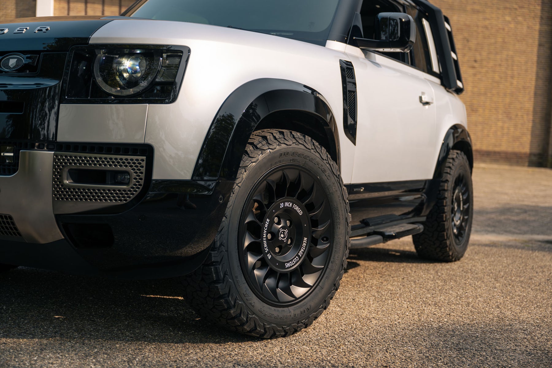 X Defender 90 P400 - X by Schiffmacher