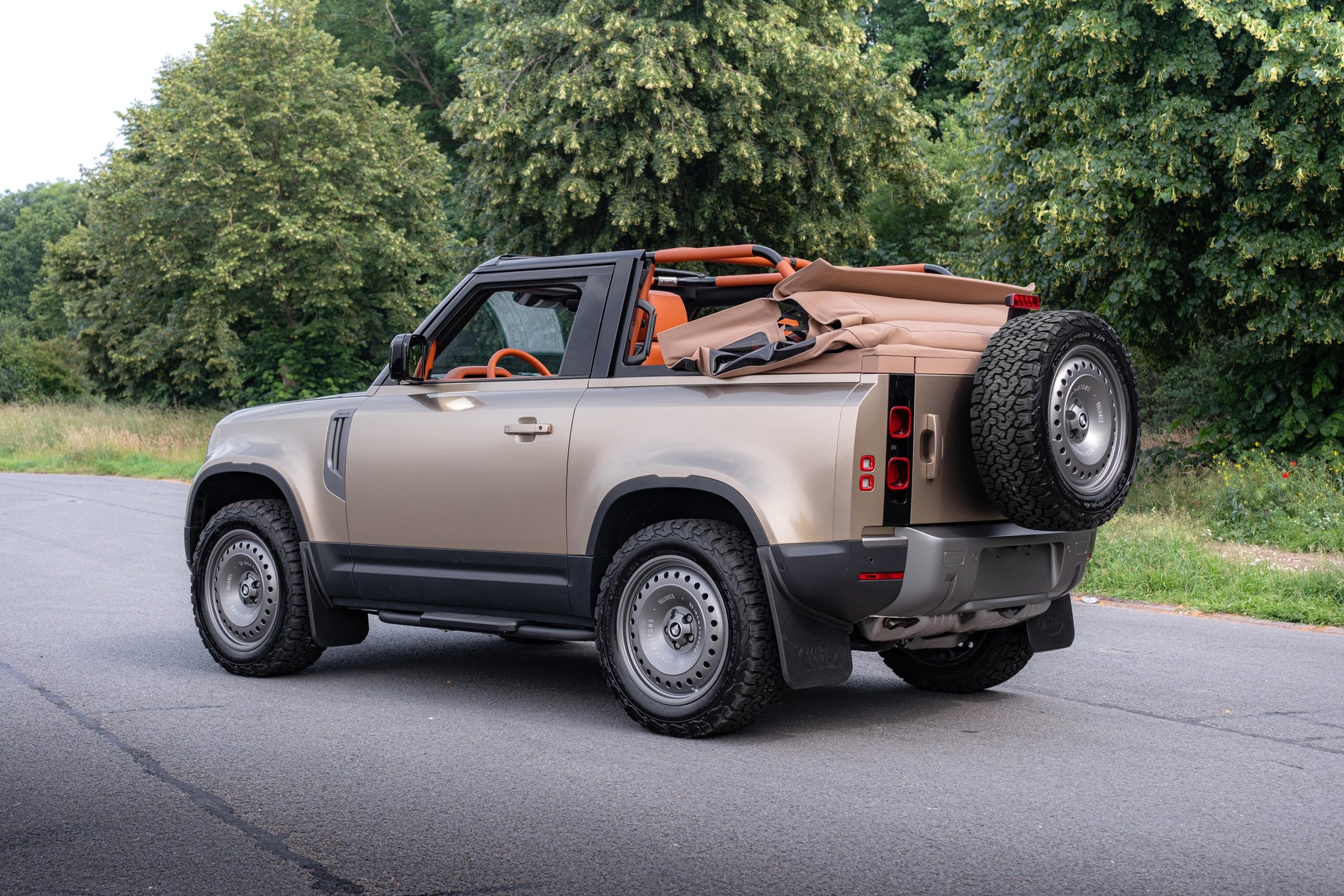 Valiance convertible - Goldfinger