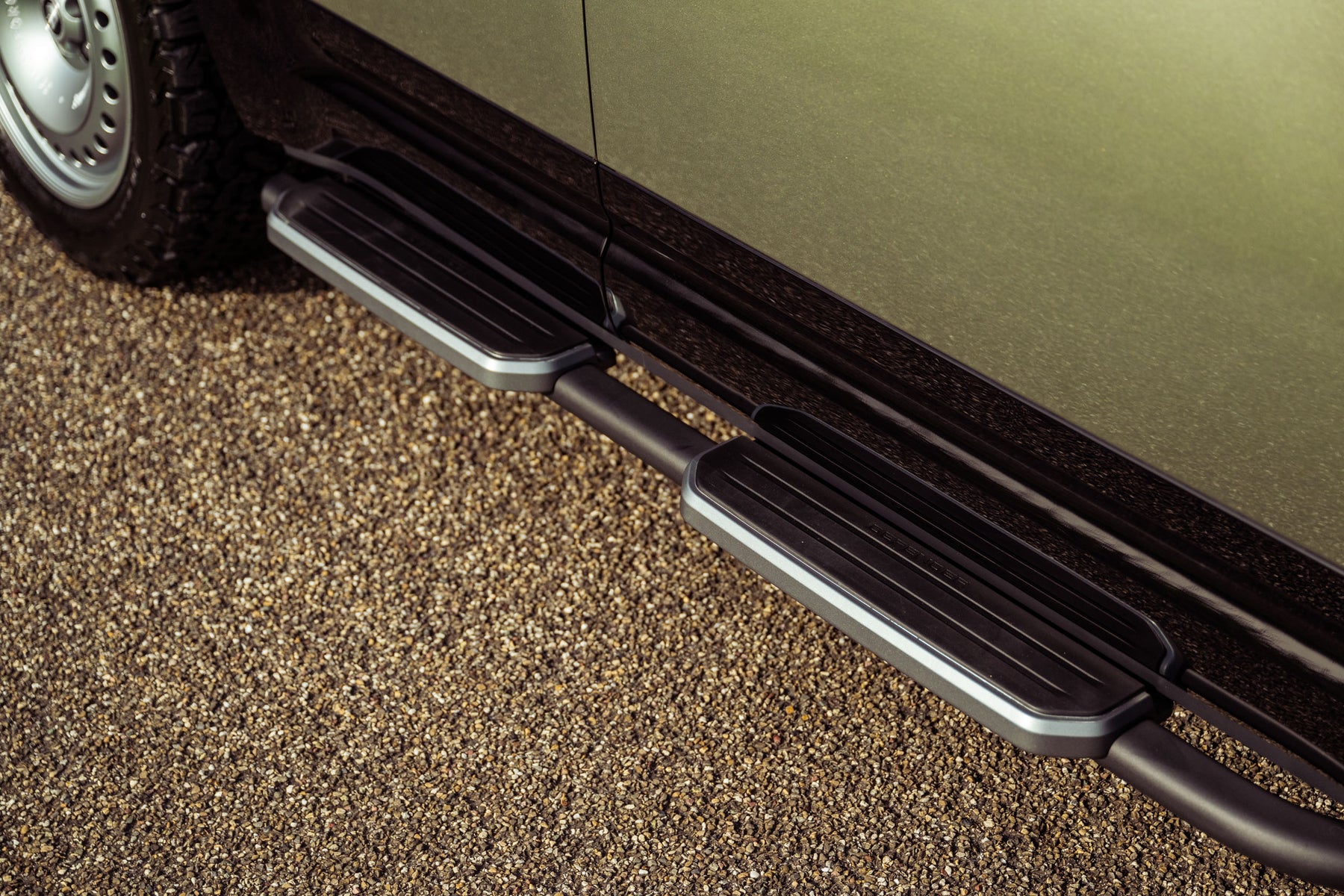 Defender 110 P400e - Pangea green