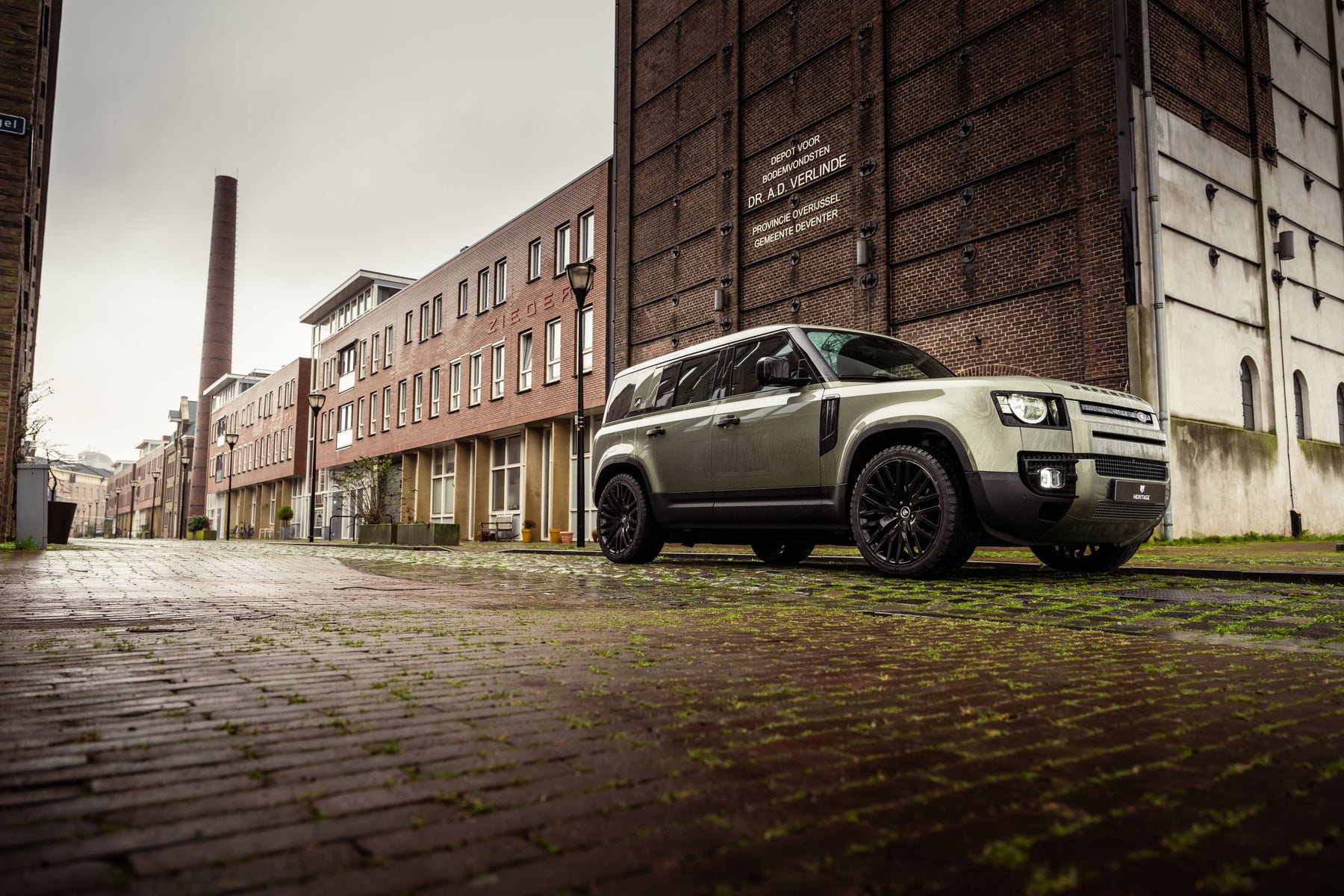 Defender 110 D300 - Pangea green