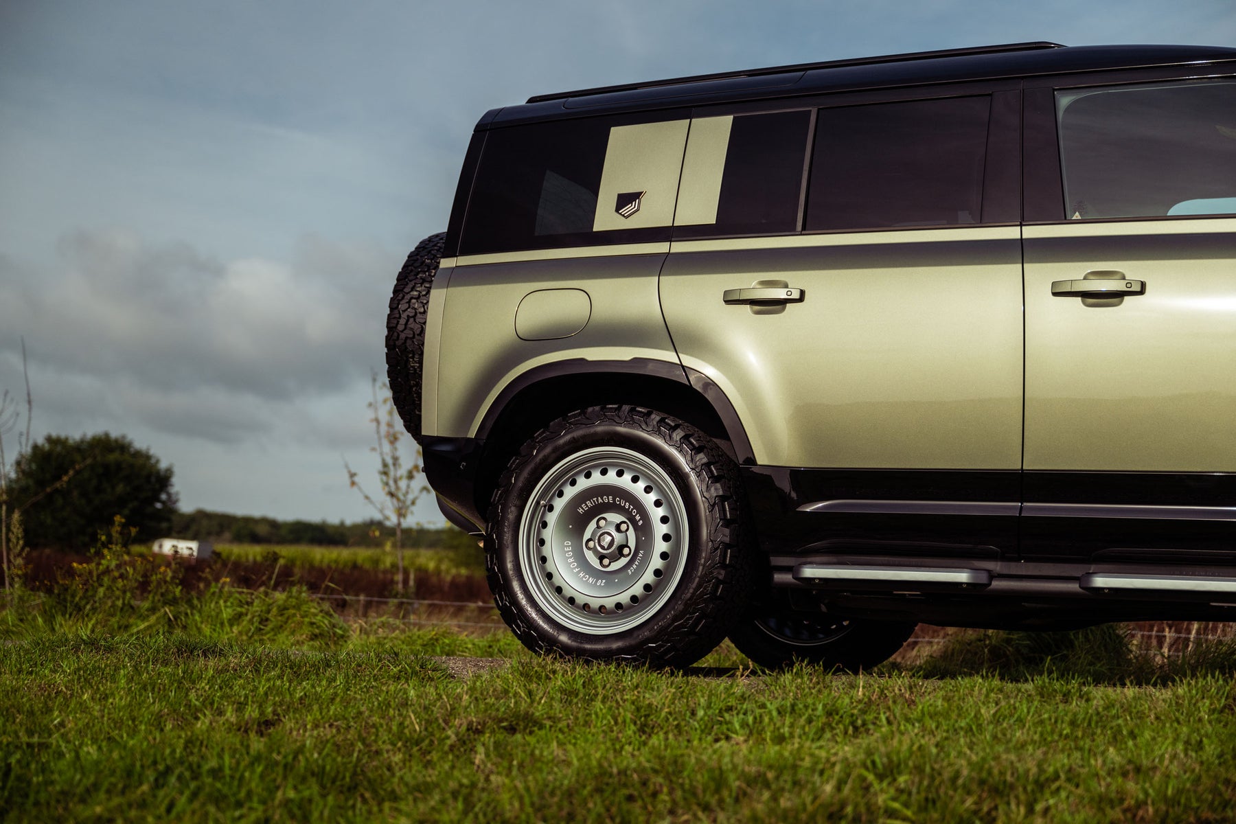 Defender 110 P400e - Pangea green