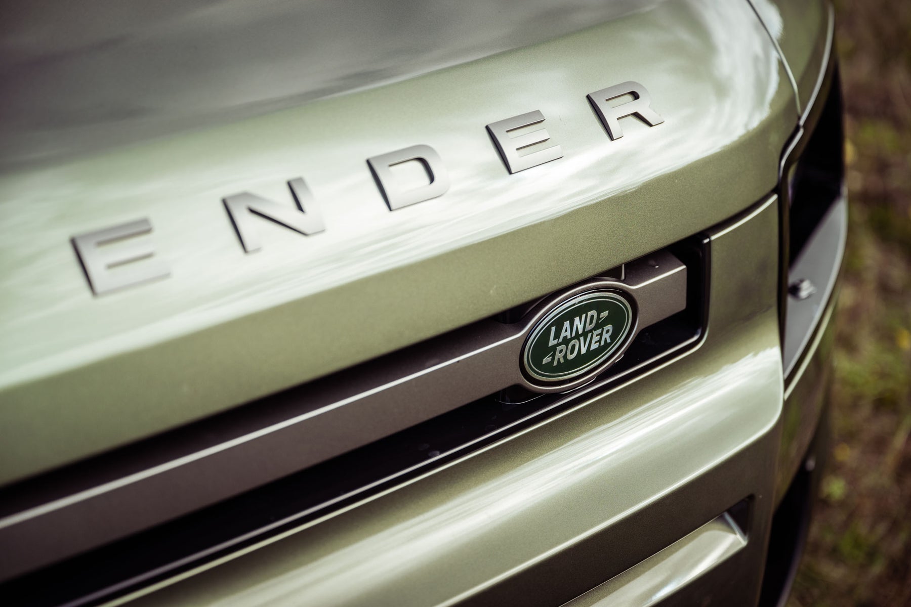 Defender 90 D300 - Pangea green