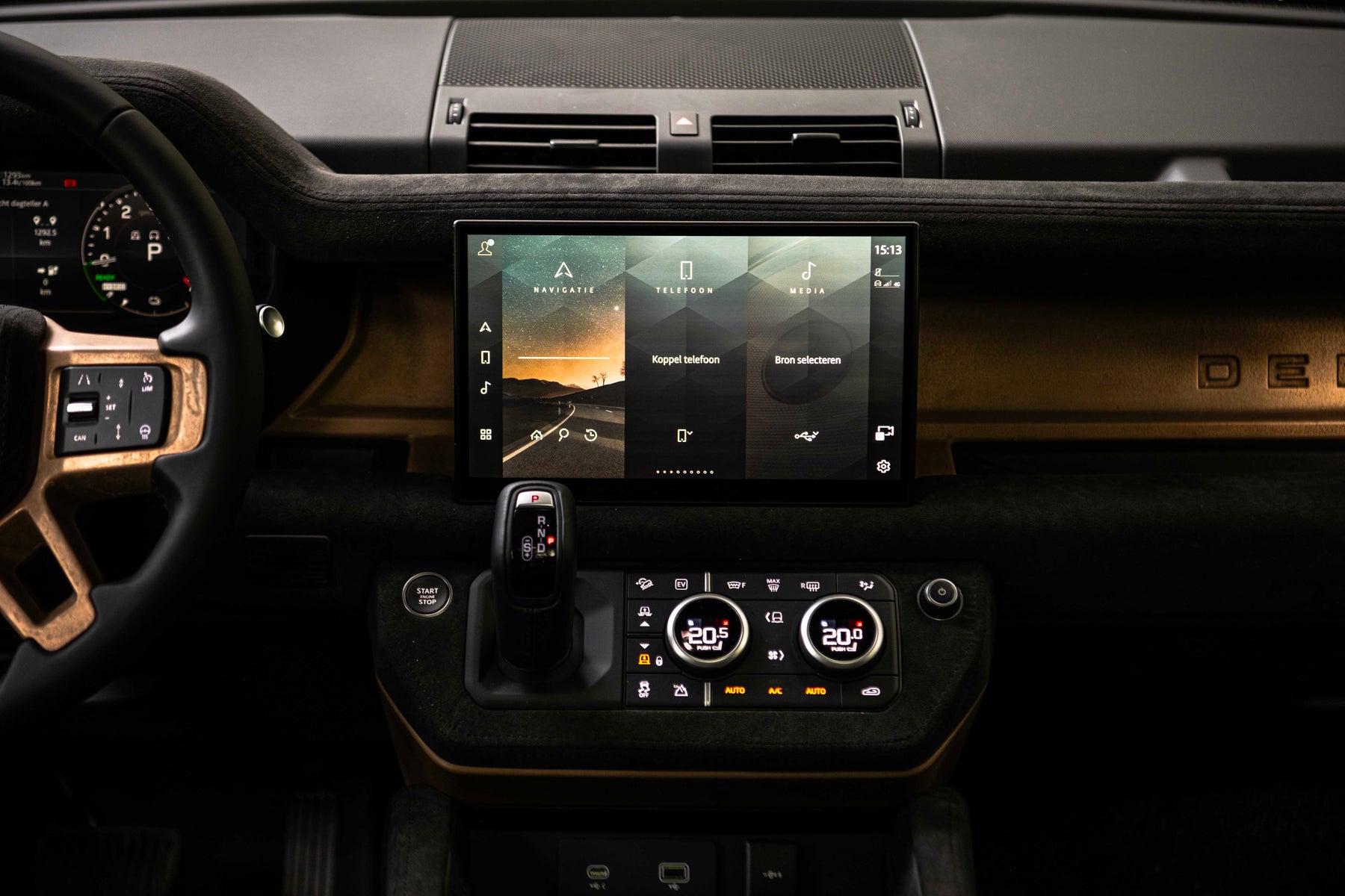 Defender 110 P400e - Santorini black & bronze