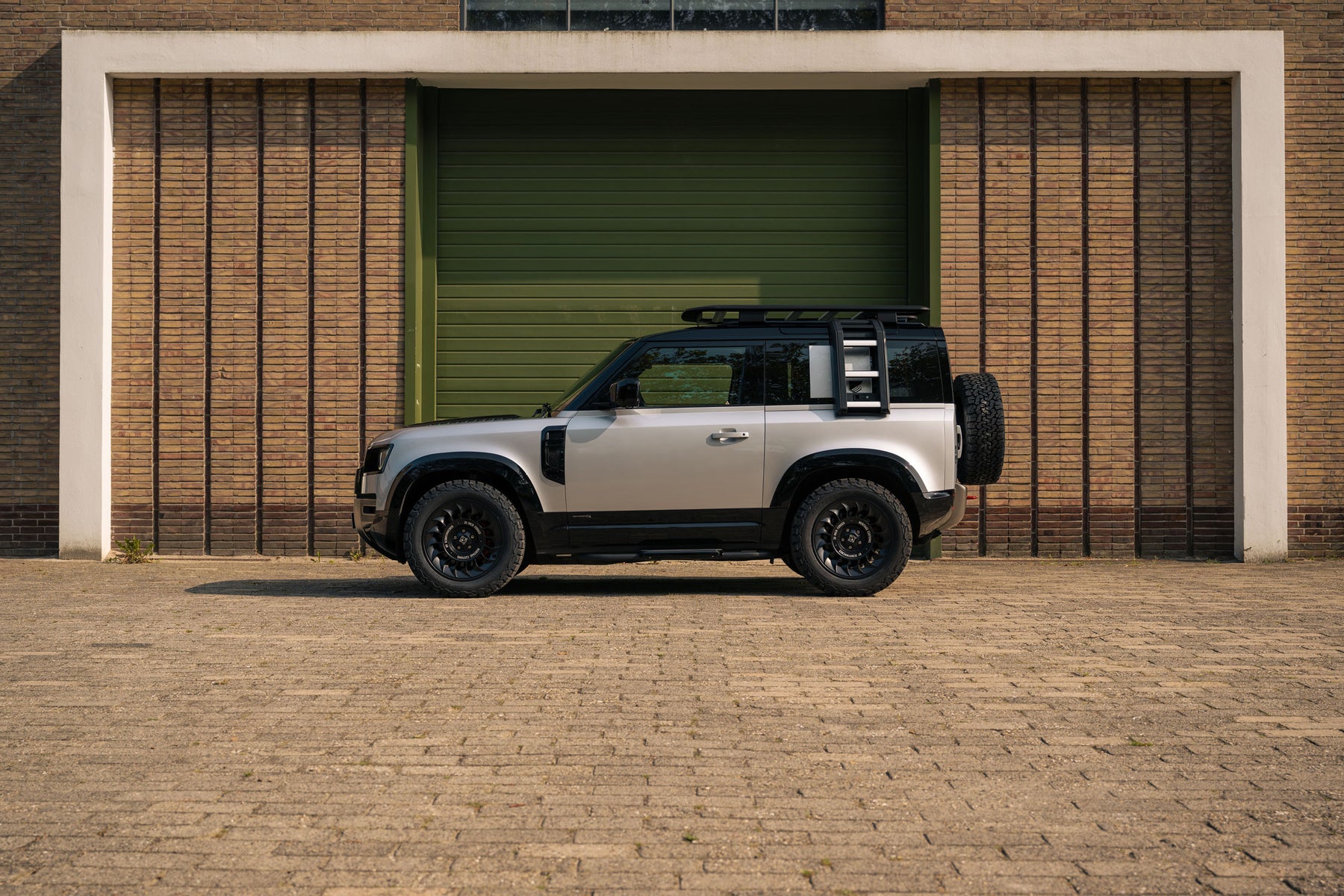 X Defender 90 P400 - X by Schiffmacher