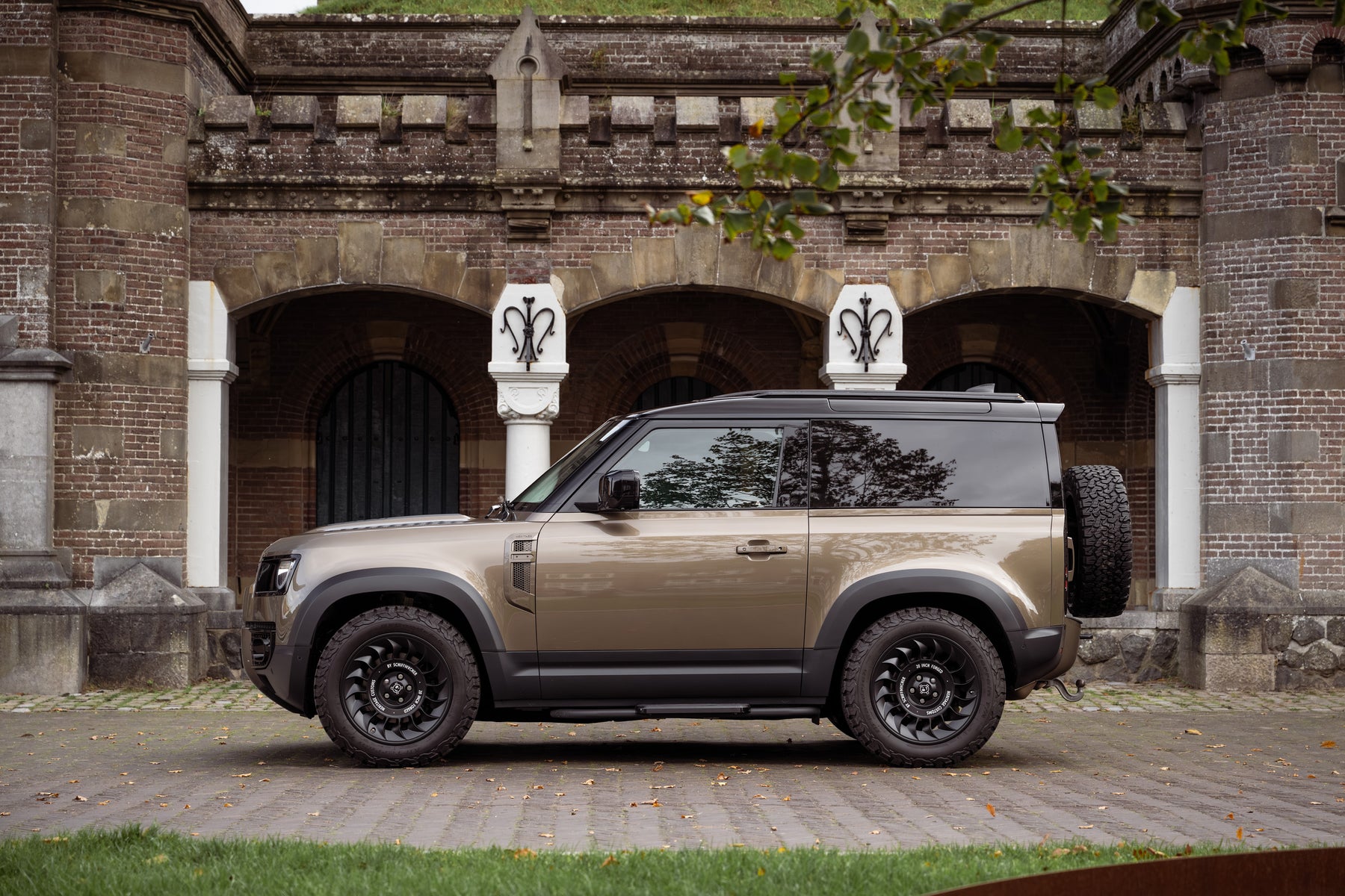 Defender 90 D200 - Gondwana stone