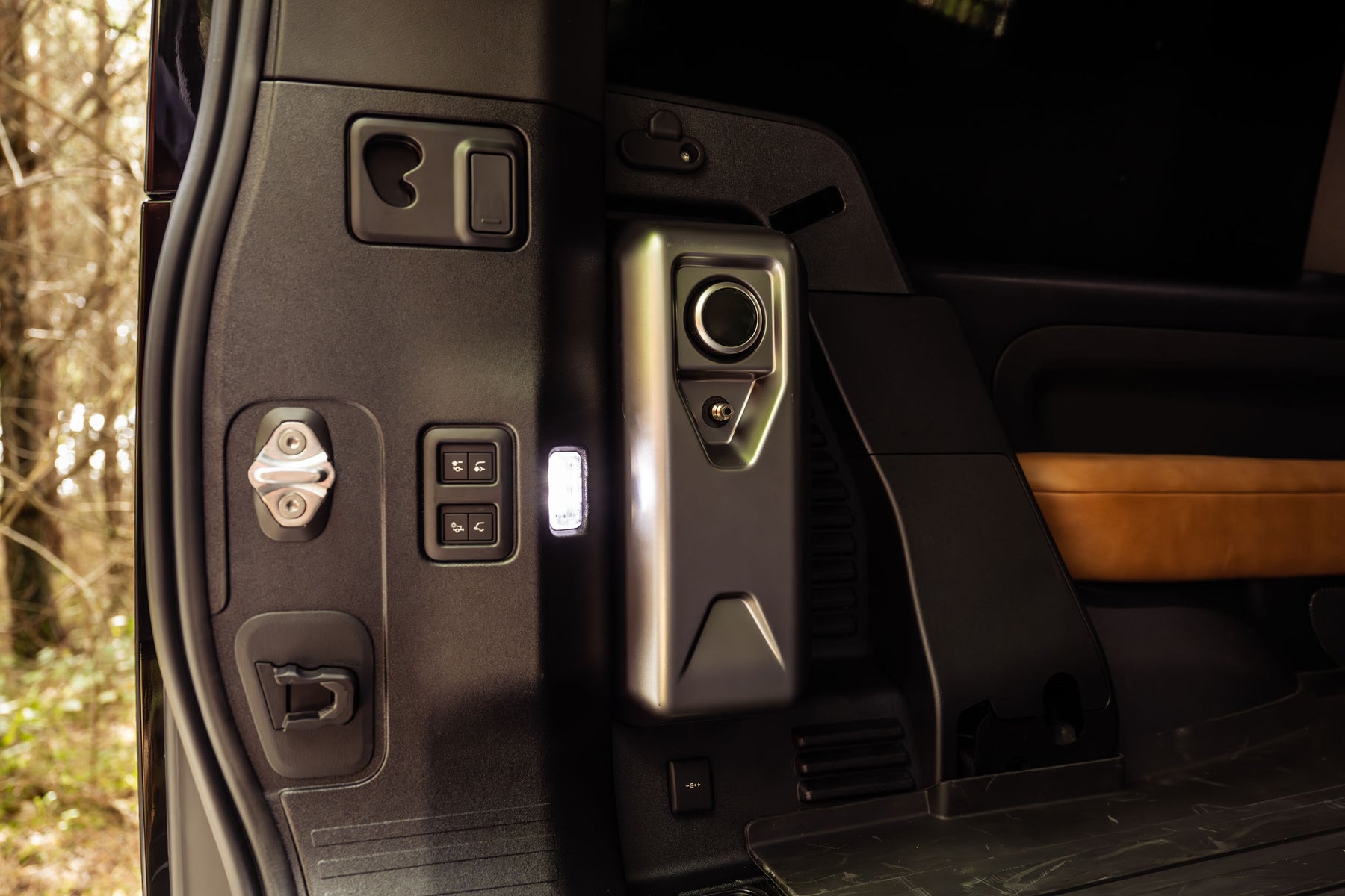 Defender 90 D300 - Pangea green