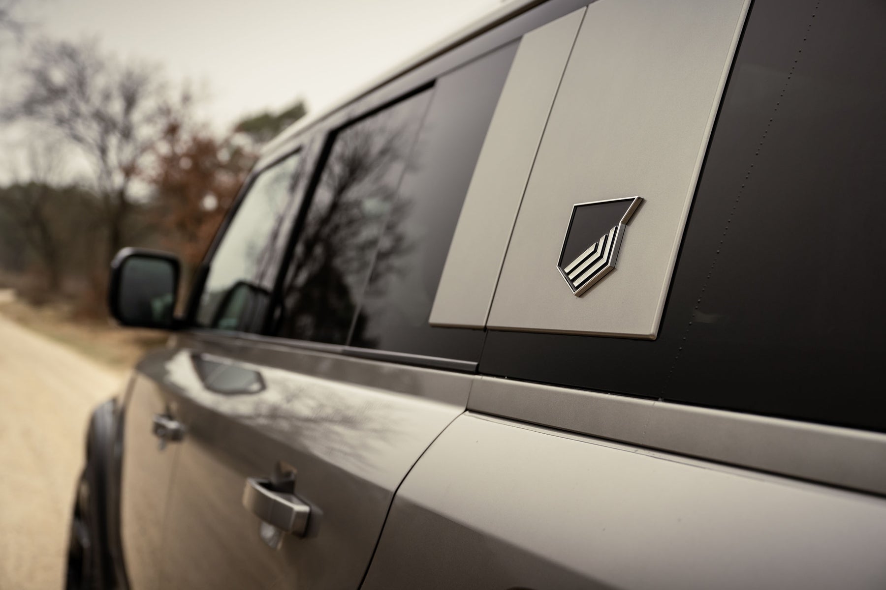 Defender 110 P400e - Silicon Silver