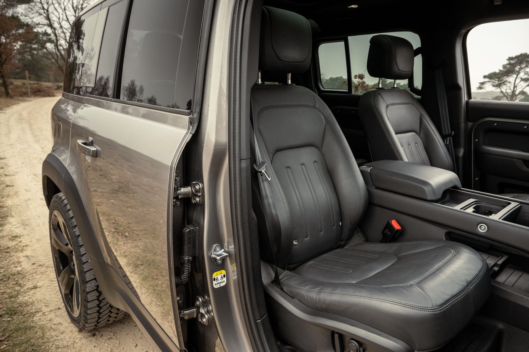 Defender 110 P400e - Silicon Silver