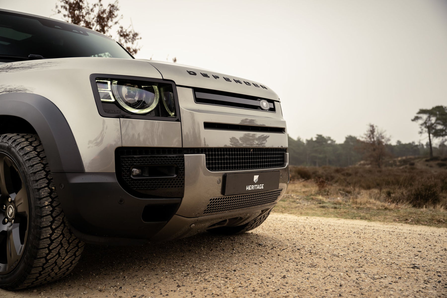 Defender 110 P400e - Silicon Silver