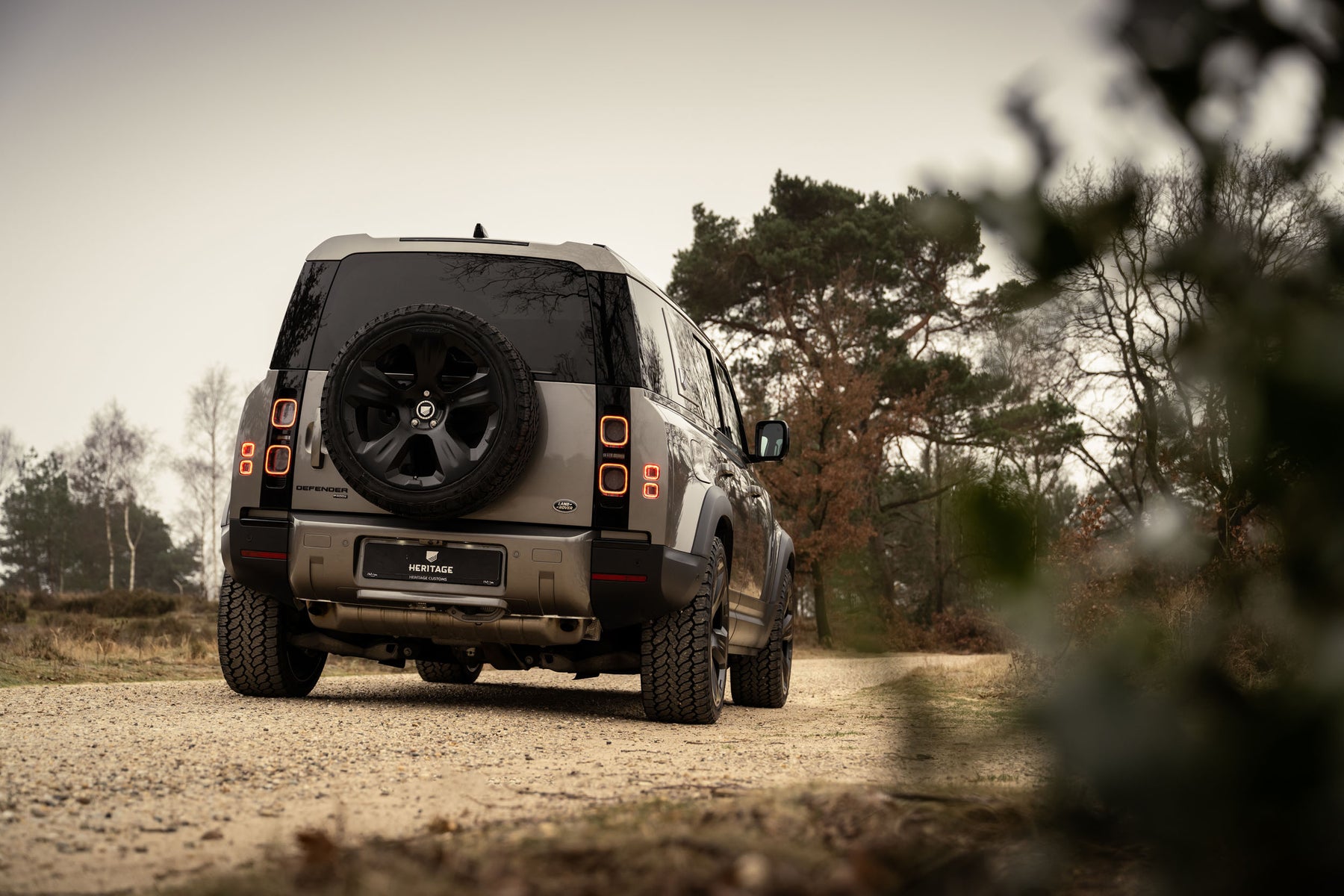 Defender 110 P400e - Silicon Silver