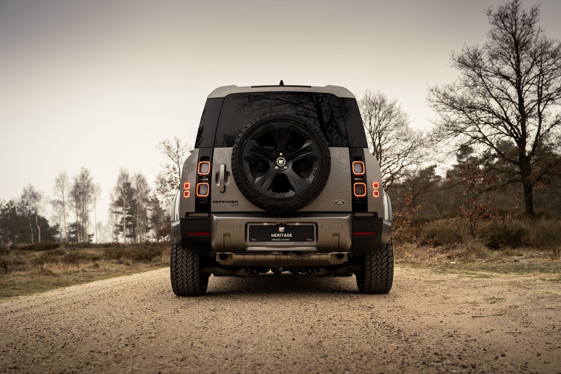 Defender 110 P400e - Silicon Silver