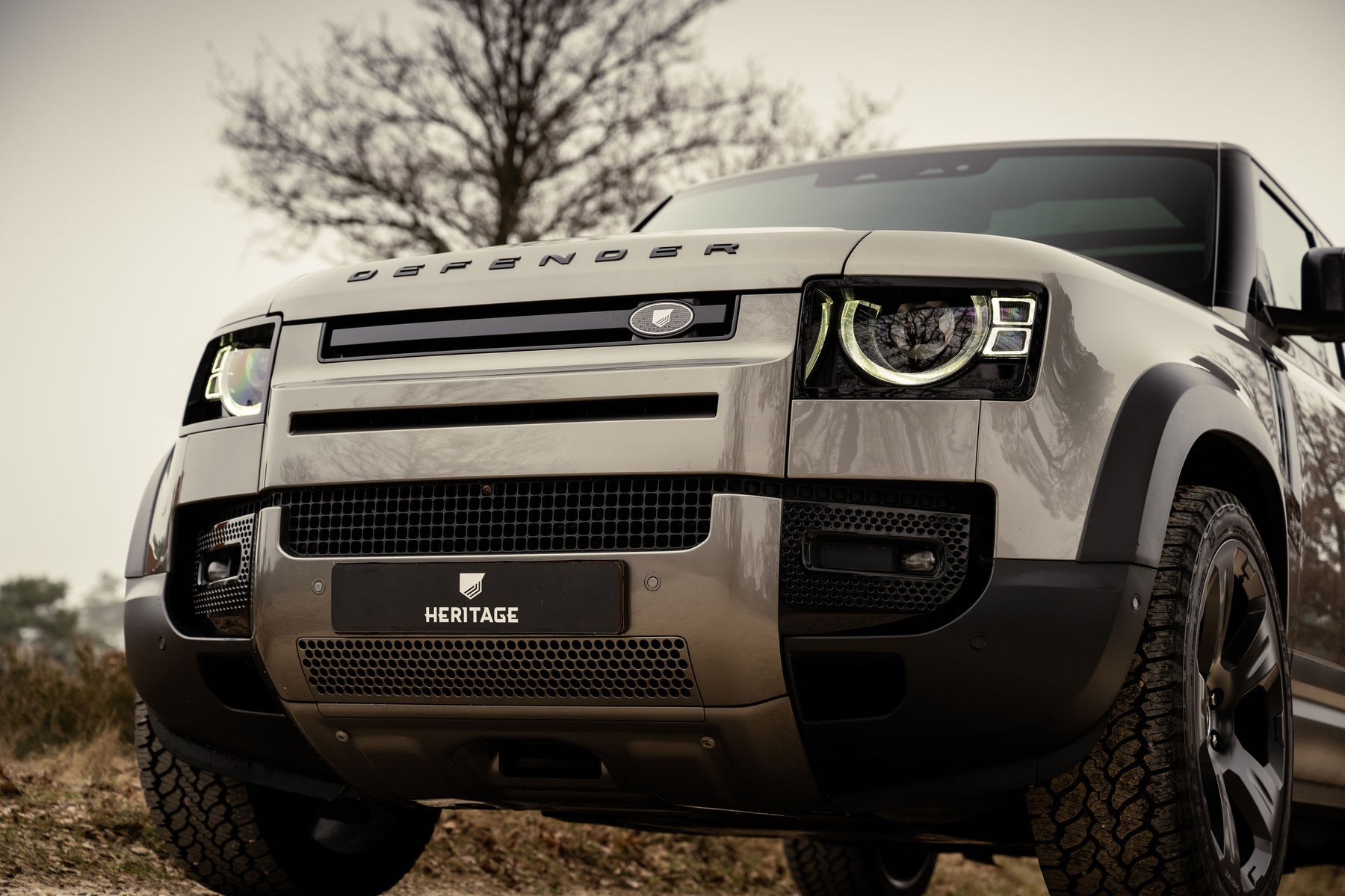 Defender 110 P400e - Silicon Silver