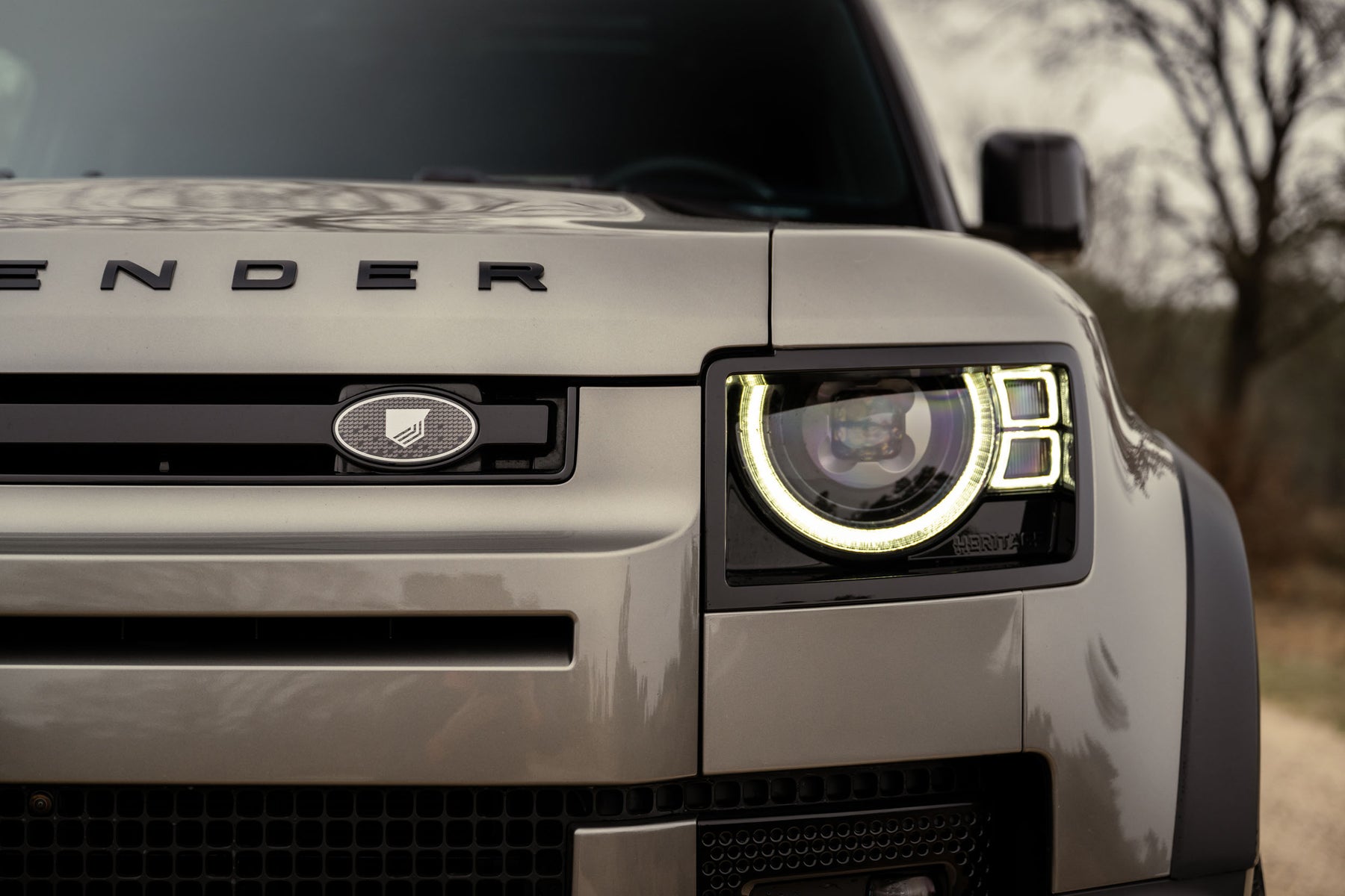 Defender 110 P400e - Silicon Silver