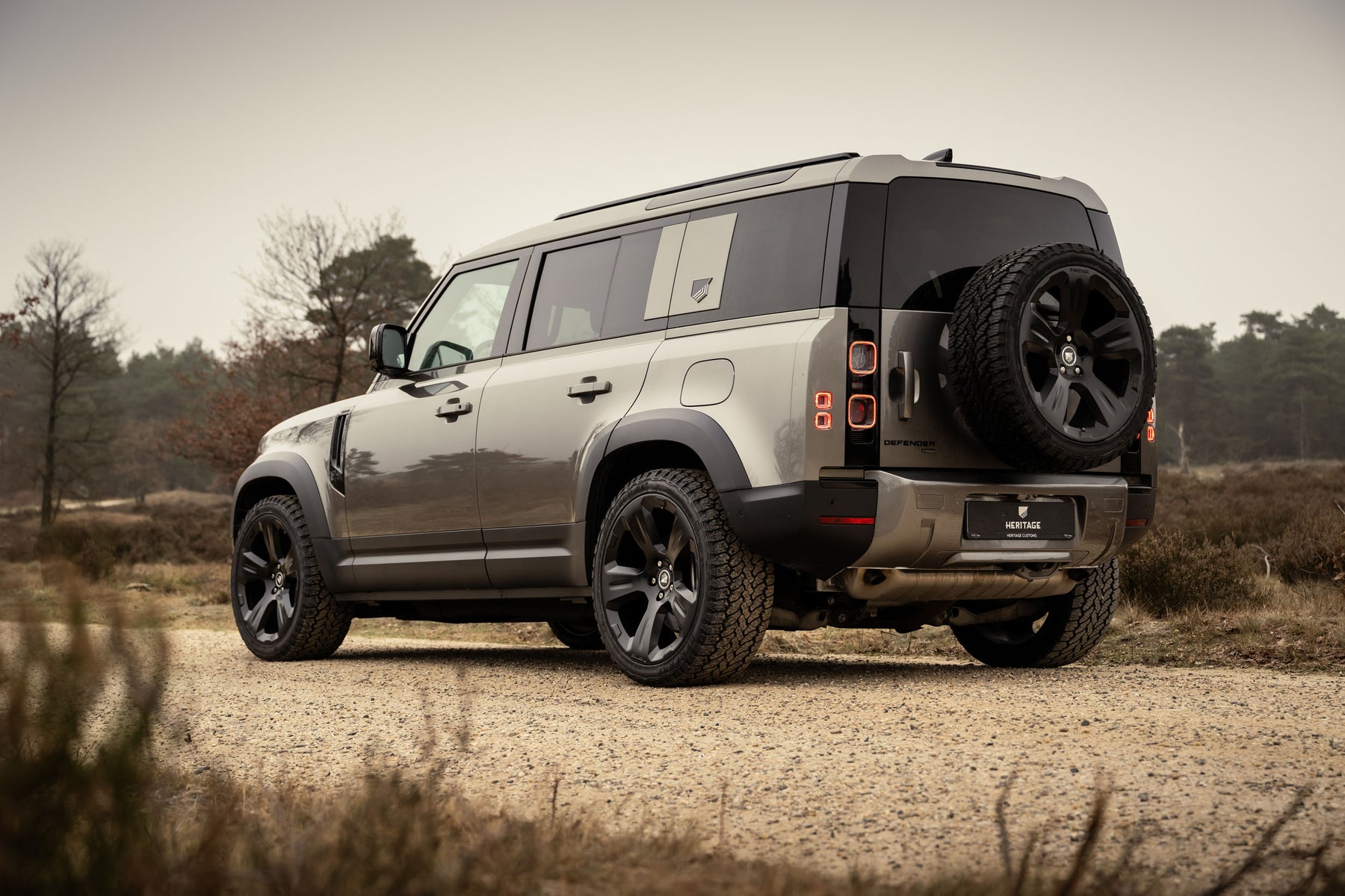 Defender 110 P400e - Silicon Silver
