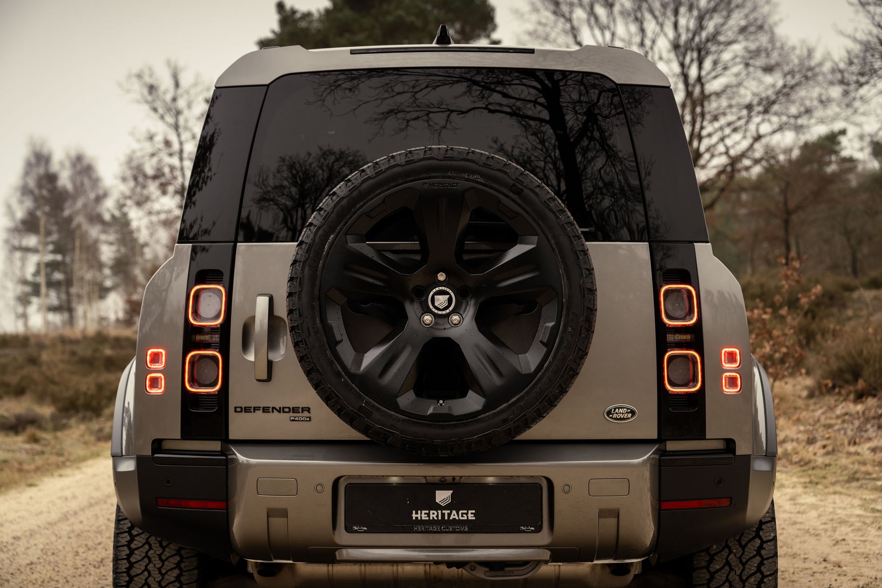 Defender 110 P400e - Silicon Silver