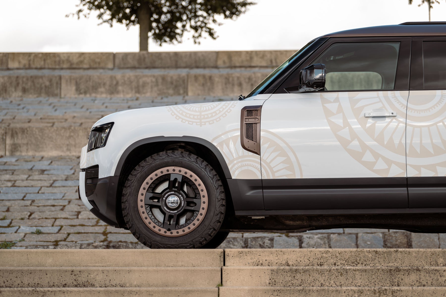 X Defender 110 P400e - By Schiffmacher