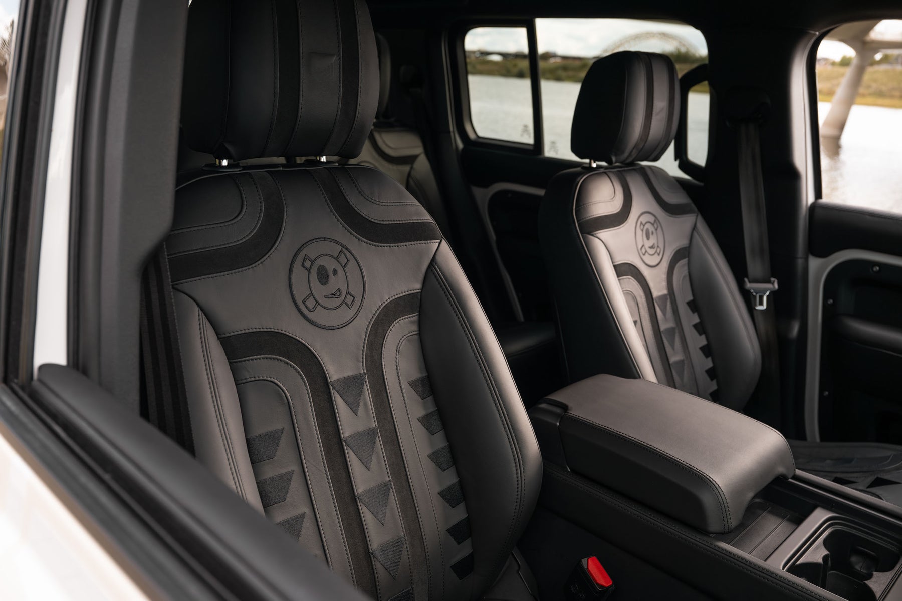X Defender 110 P400e - By Schiffmacher