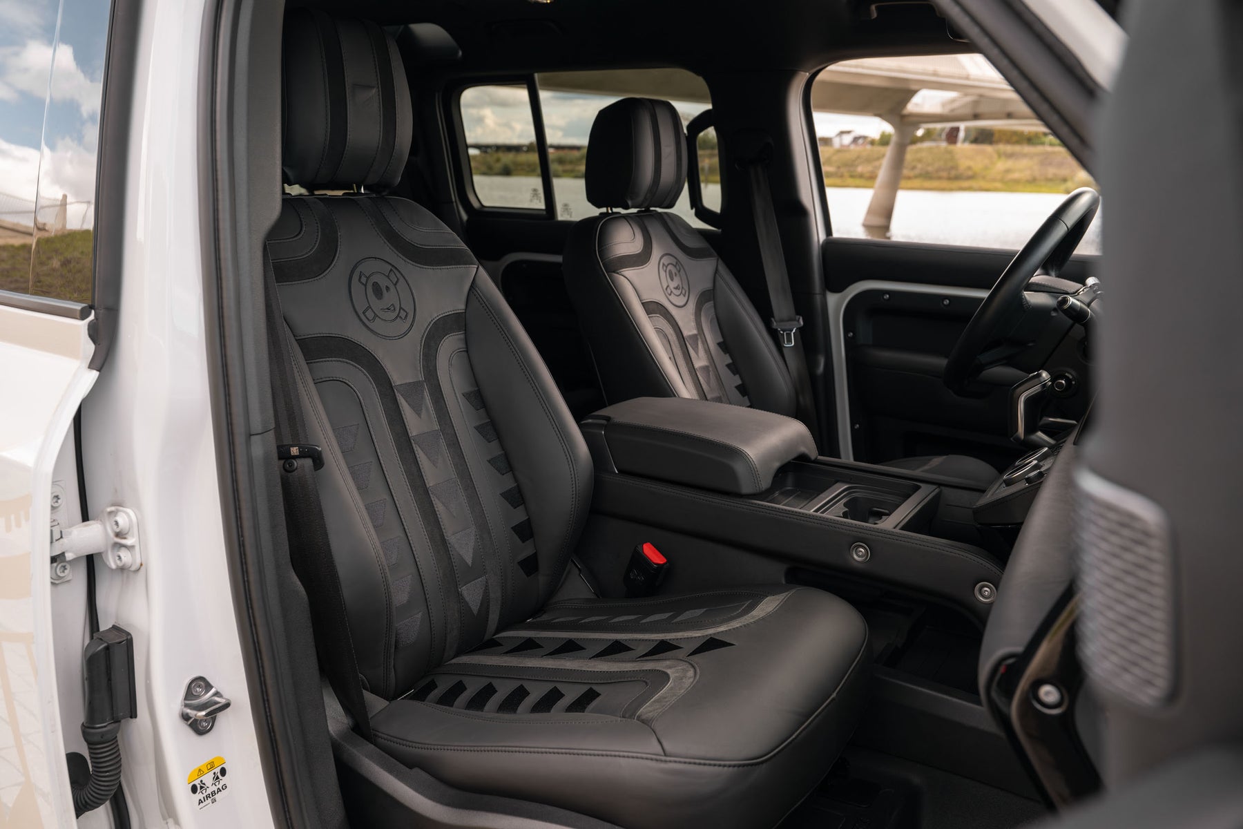 X Defender 110 P400e - By Schiffmacher