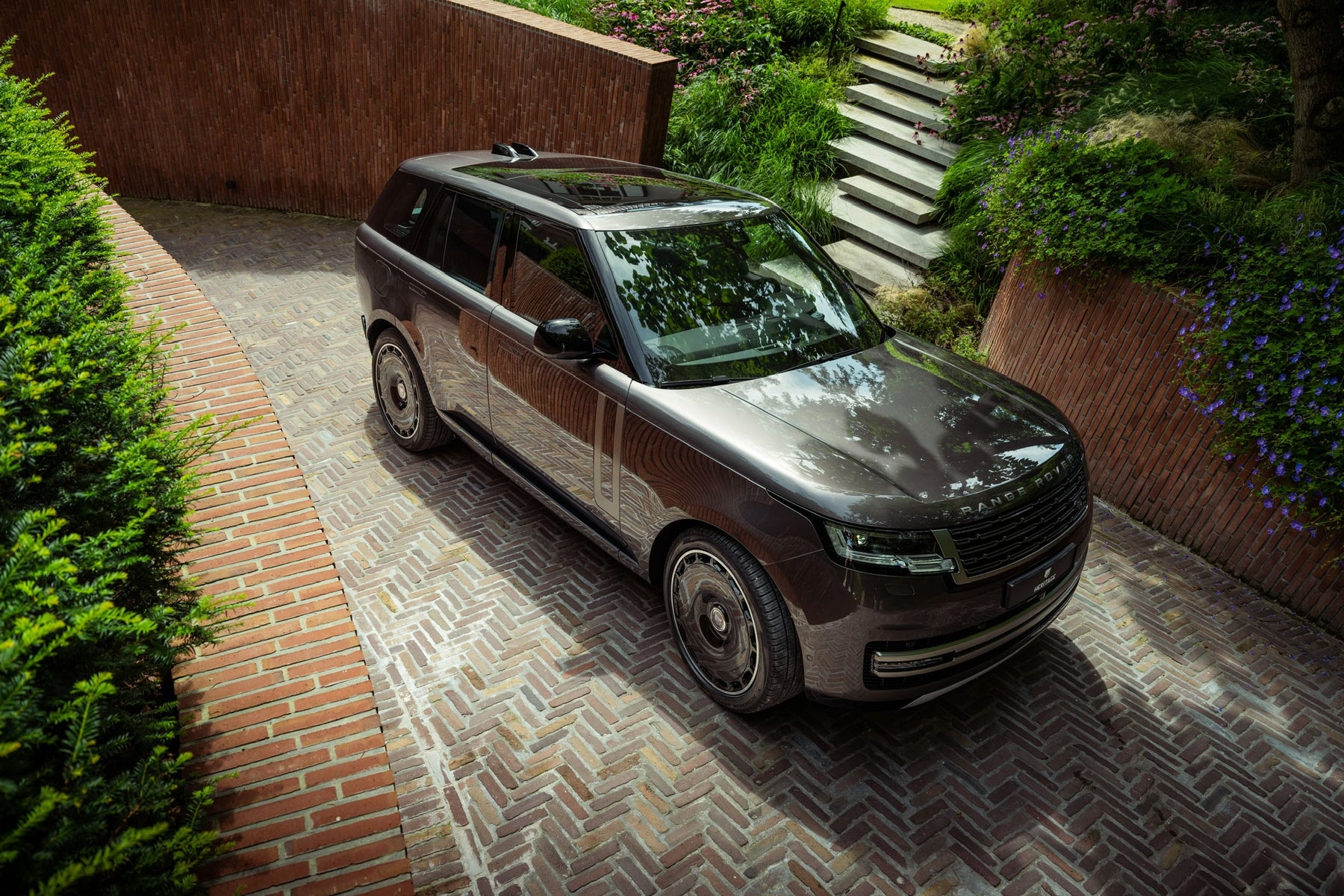 Range Rover Vogue - Mr Moon
