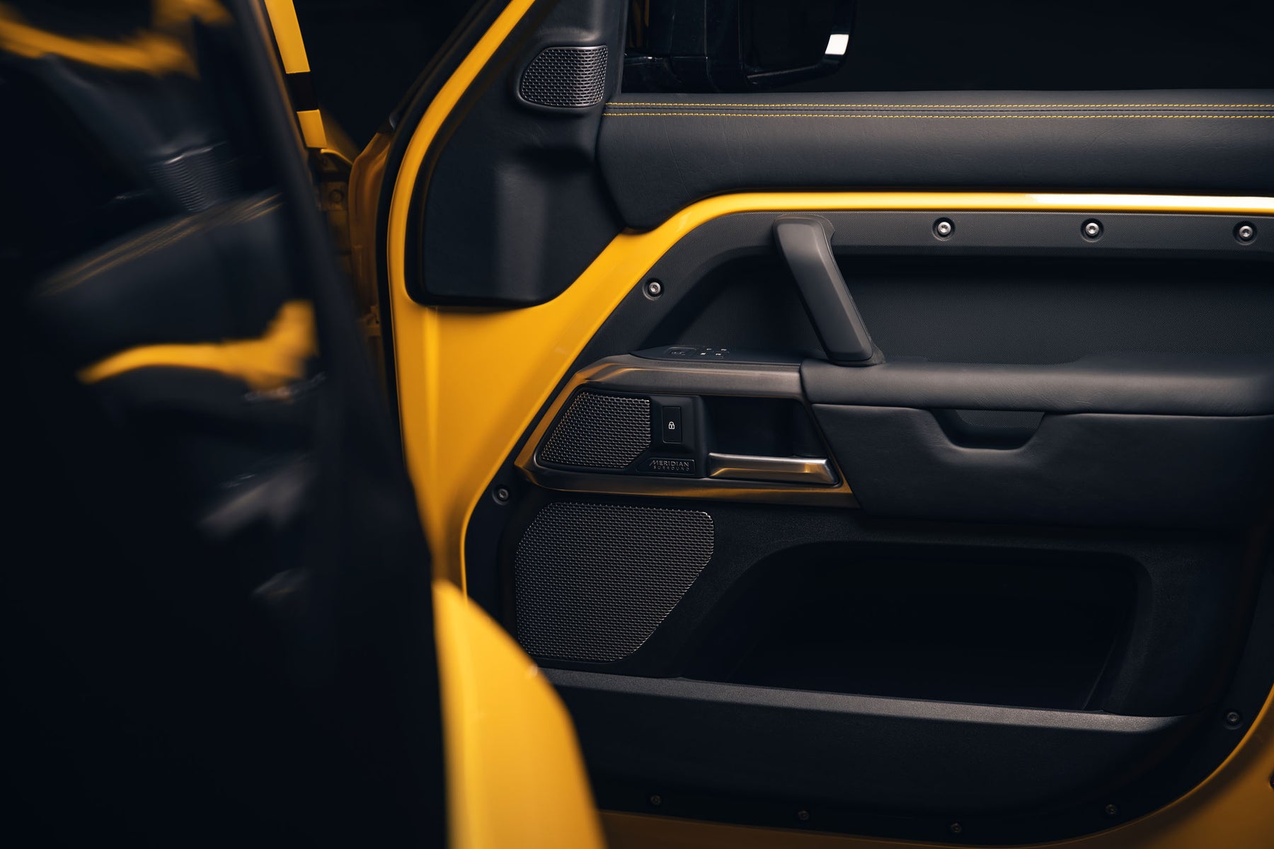 Valiance Convertible - Sunbeam yellow